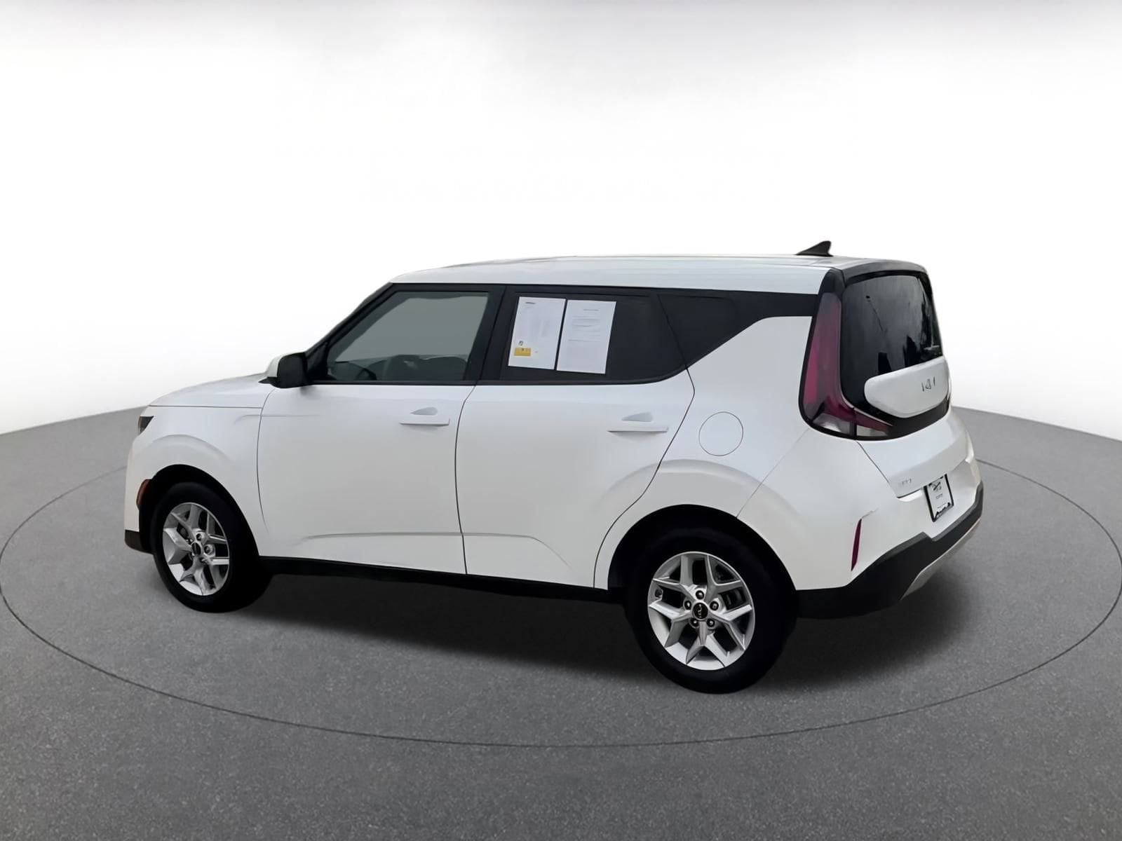 Thumbnail: 2023 Kia Soul - 11