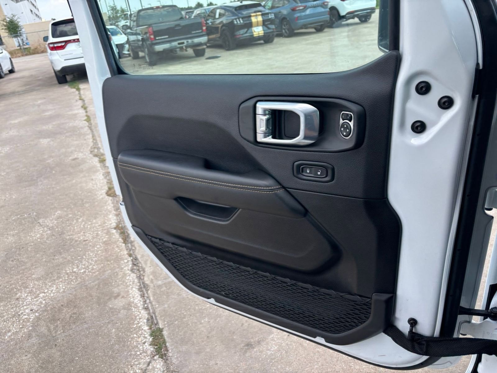 Thumbnail: 2025 Jeep Wrangler - 20