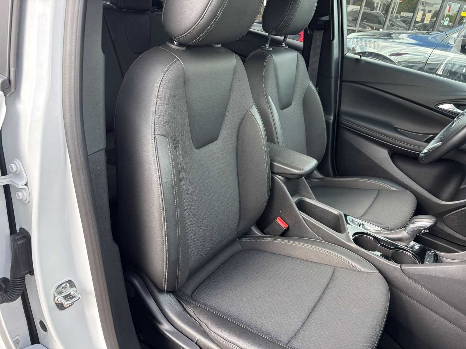 Thumbnail: 2025 Buick Encore GX - 35