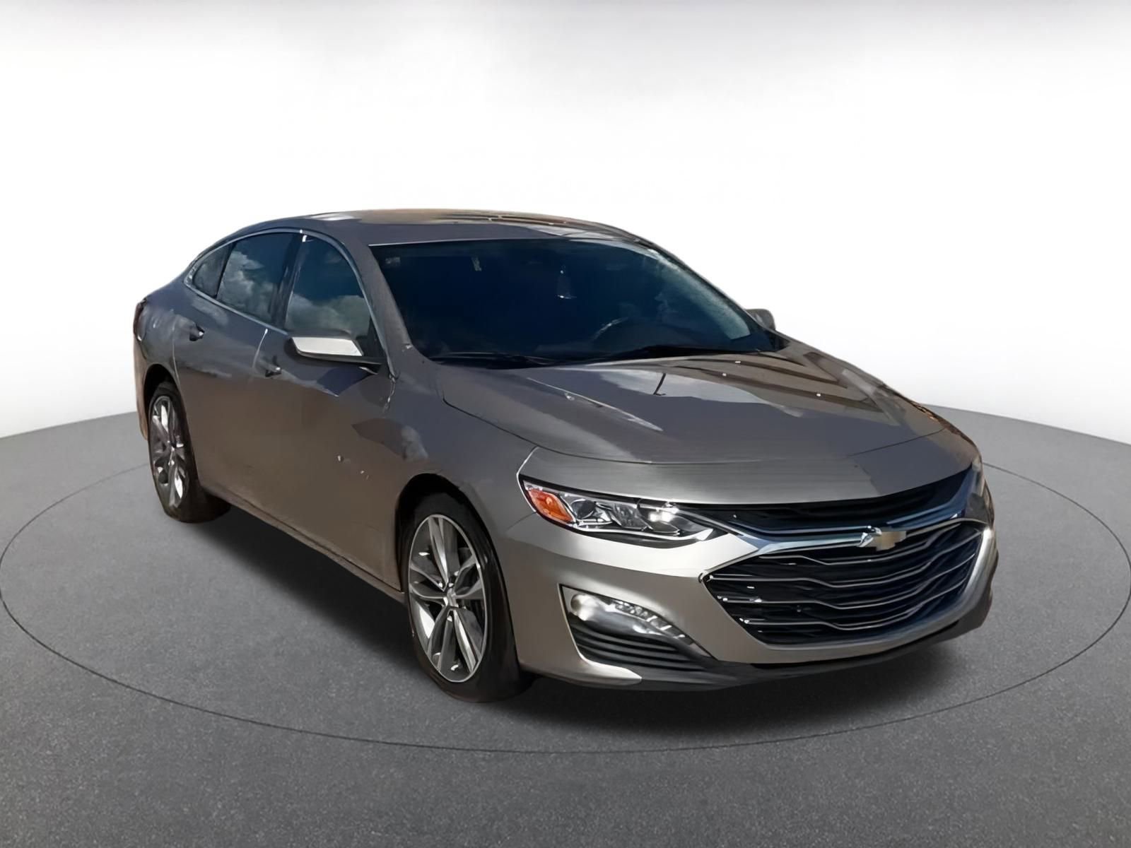 Thumbnail: 2024 Chevrolet Malibu - 3