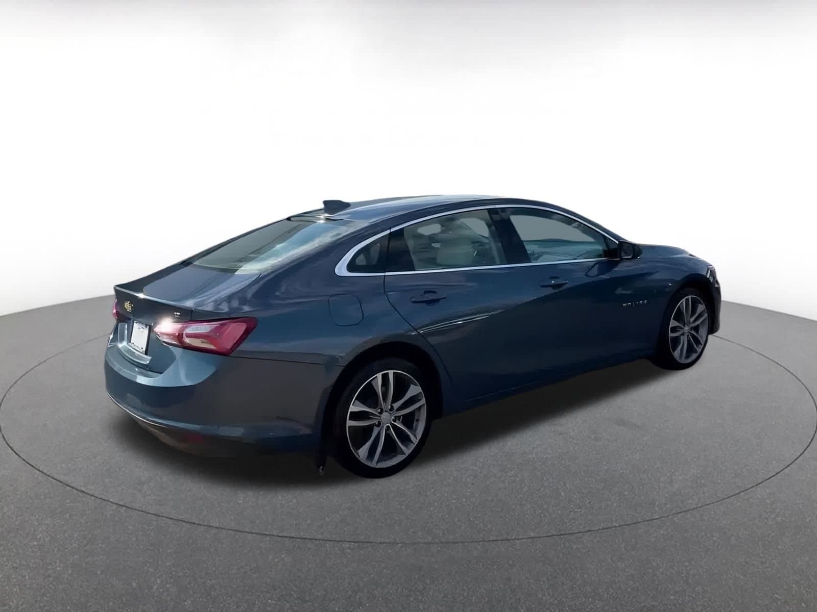 Thumbnail: 2024 Chevrolet Malibu - 16