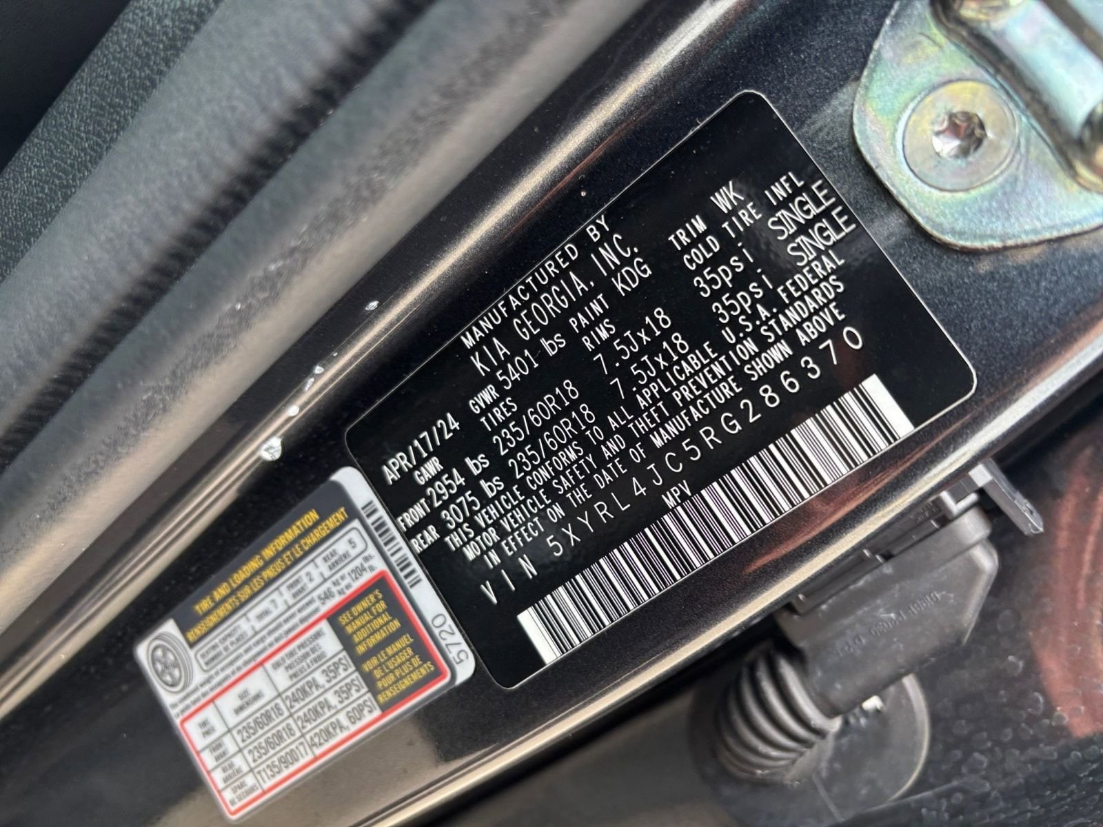 2024 Kia Sorento S 24