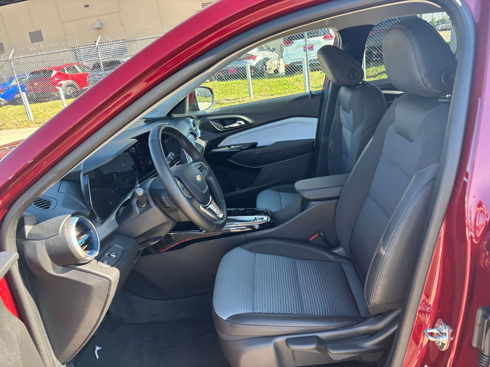 Thumbnail: 2025 Chevrolet Trax - 23