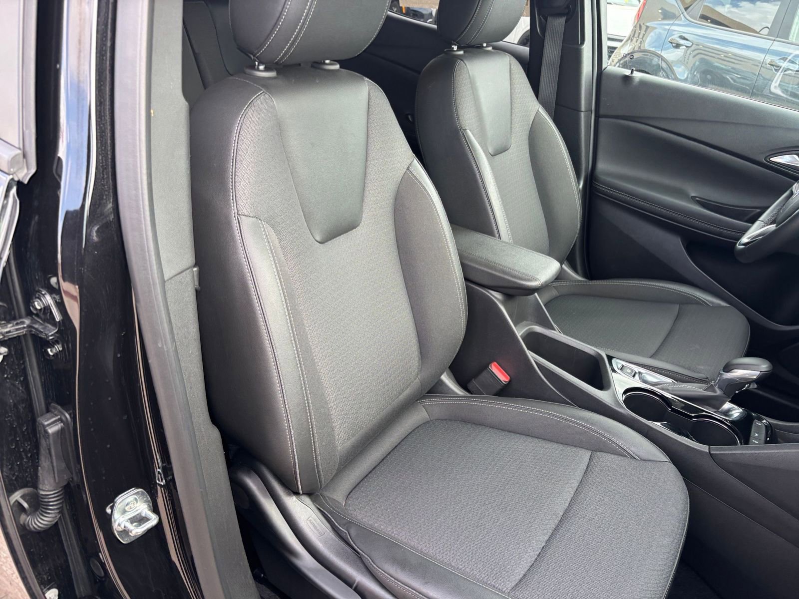 Thumbnail: 2025 Buick Encore GX - 35