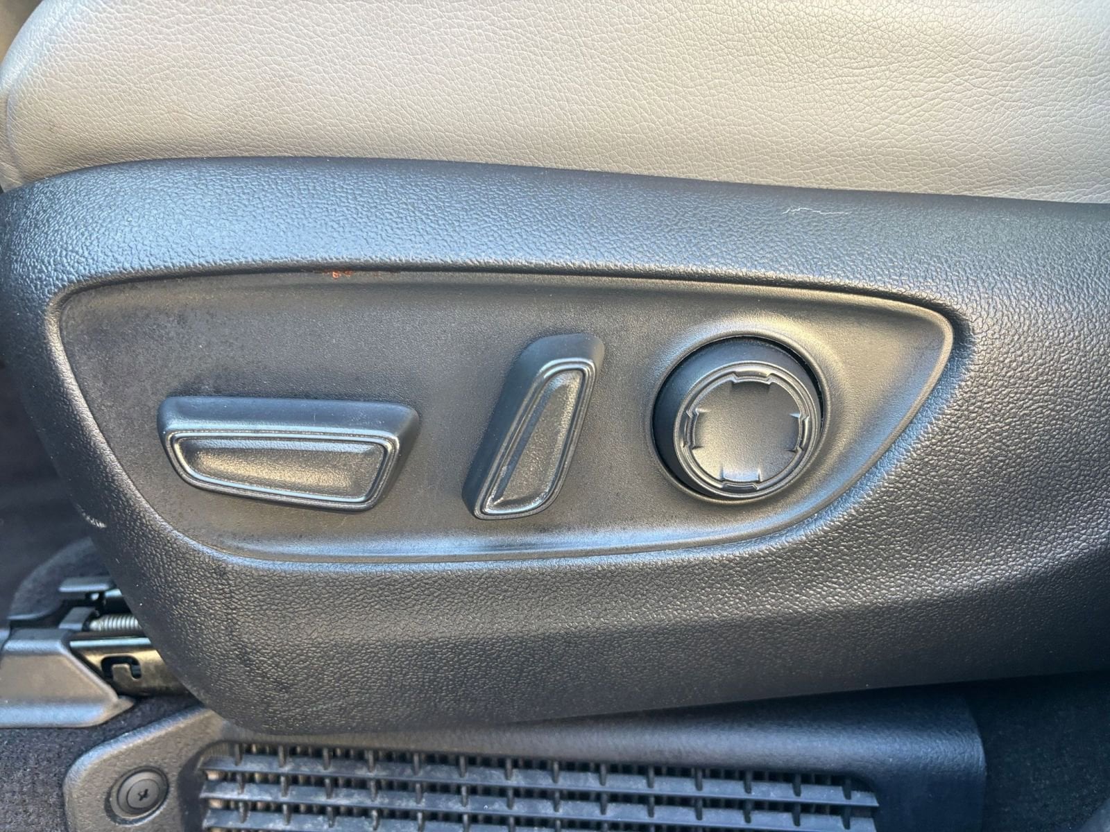 Thumbnail: 2025 Toyota Sienna - 27