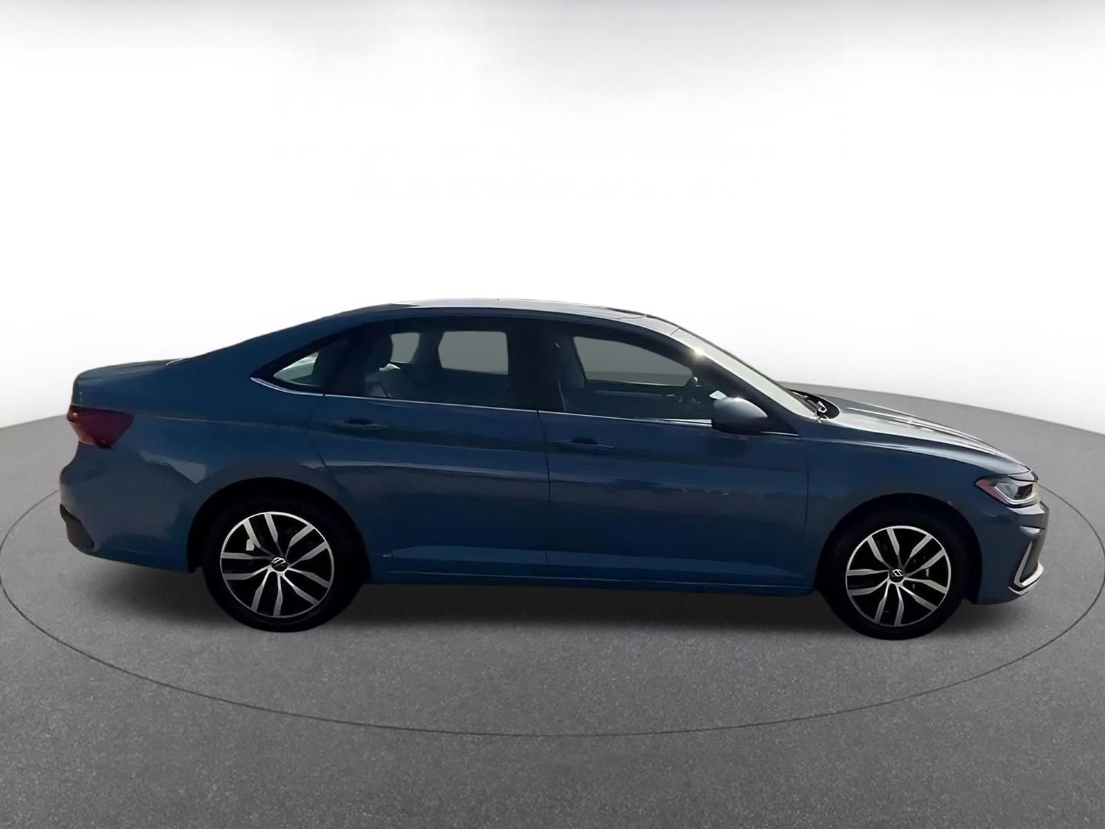 Thumbnail: 2025 Volkswagen Jetta - 16