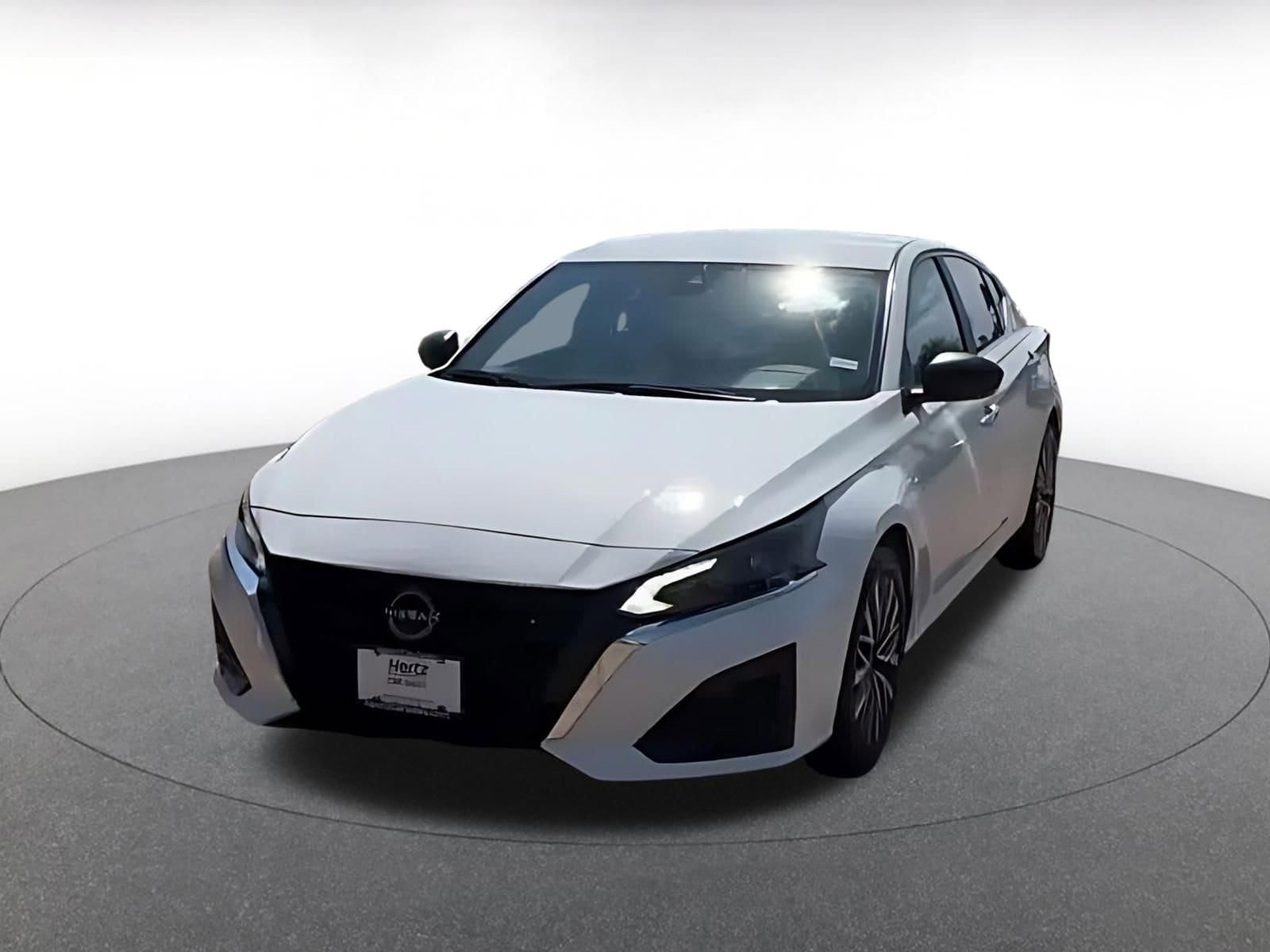 Thumbnail: 2025 Nissan Altima - 4