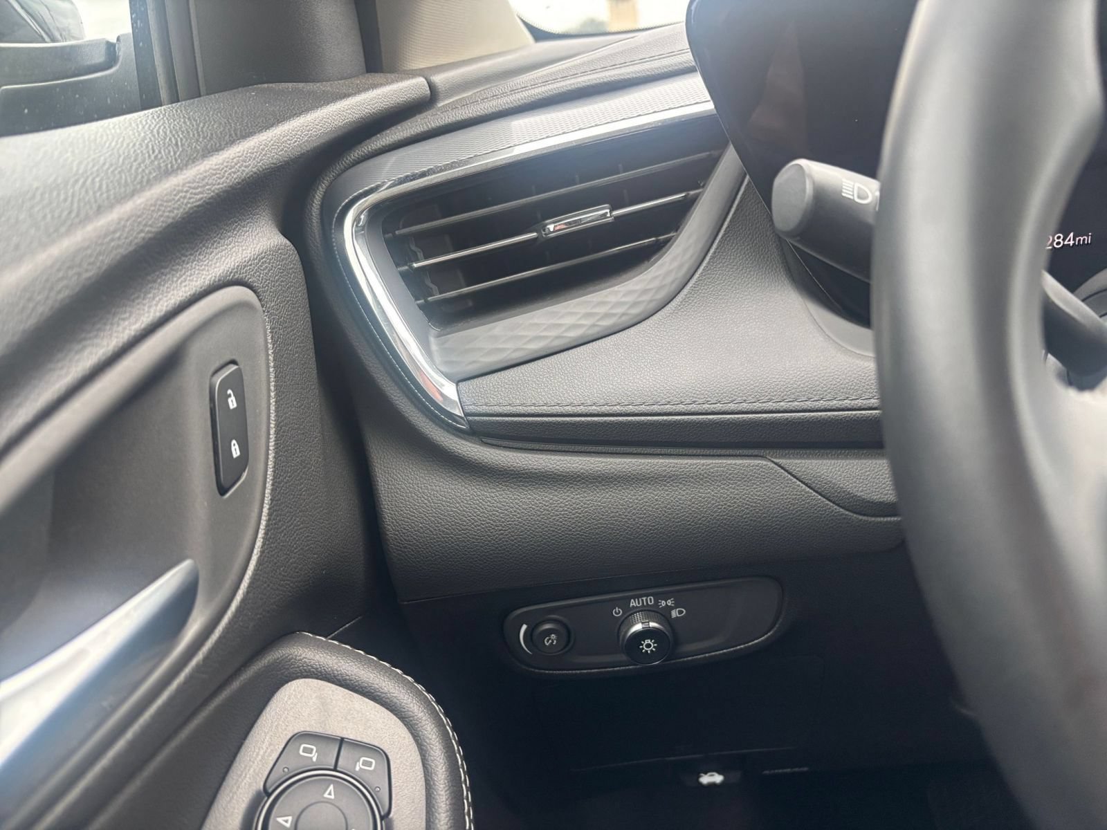 Thumbnail: 2025 Buick Encore GX - 32