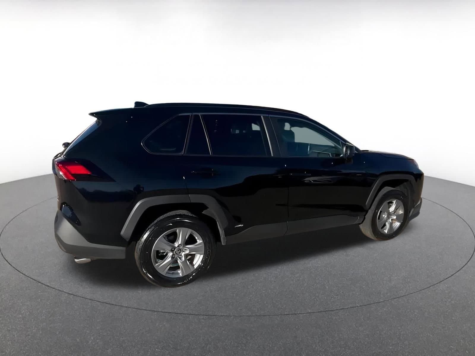 Thumbnail: 2025 Toyota RAV4 - 14