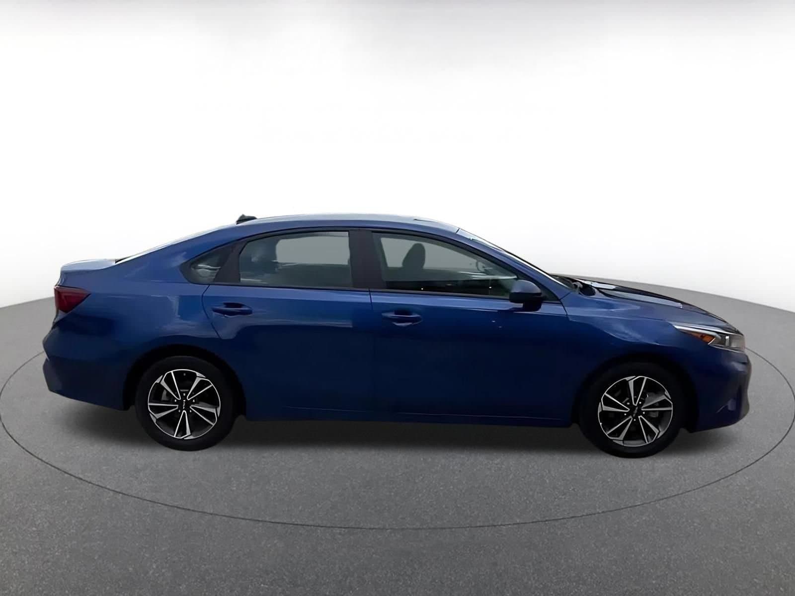 Thumbnail: 2024 Kia Forte - 16