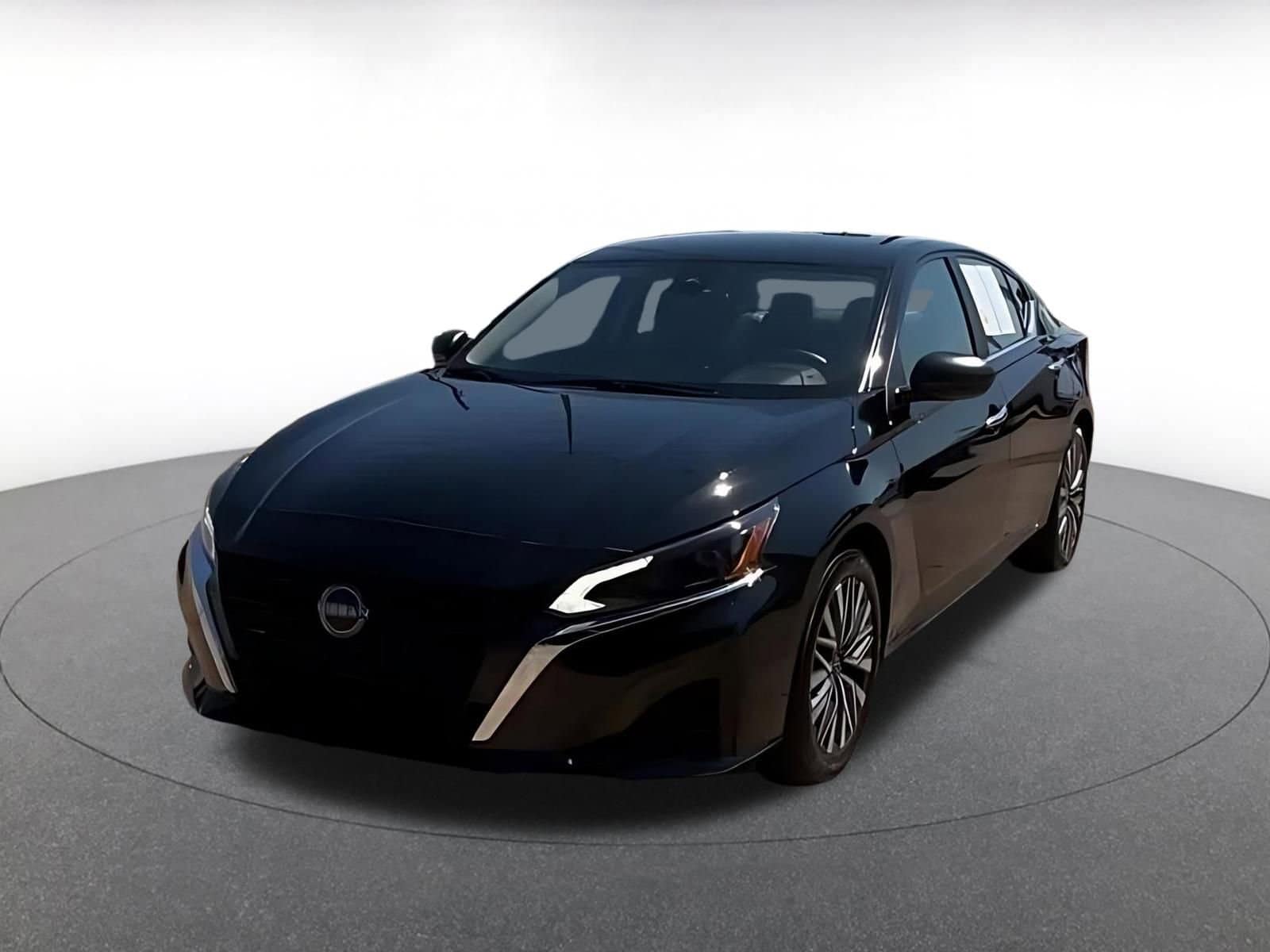 Thumbnail: 2025 Nissan Altima - 7