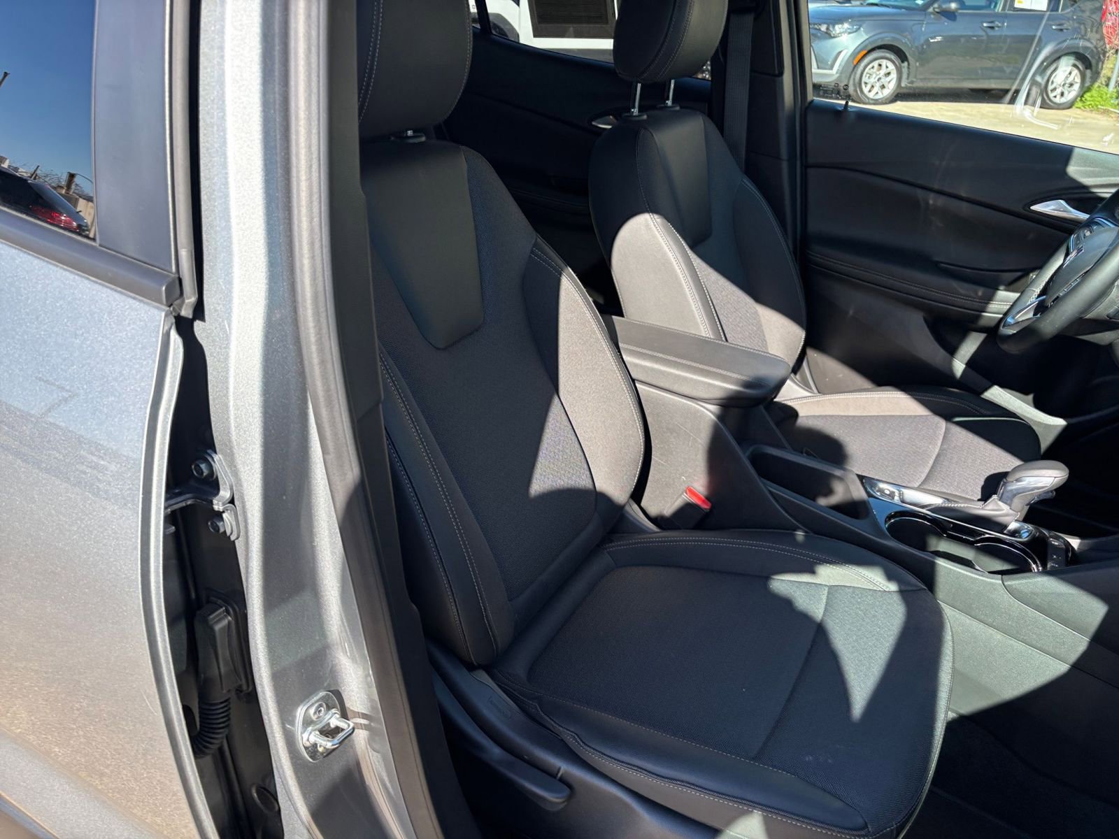 Thumbnail: 2025 Buick Encore GX - 35