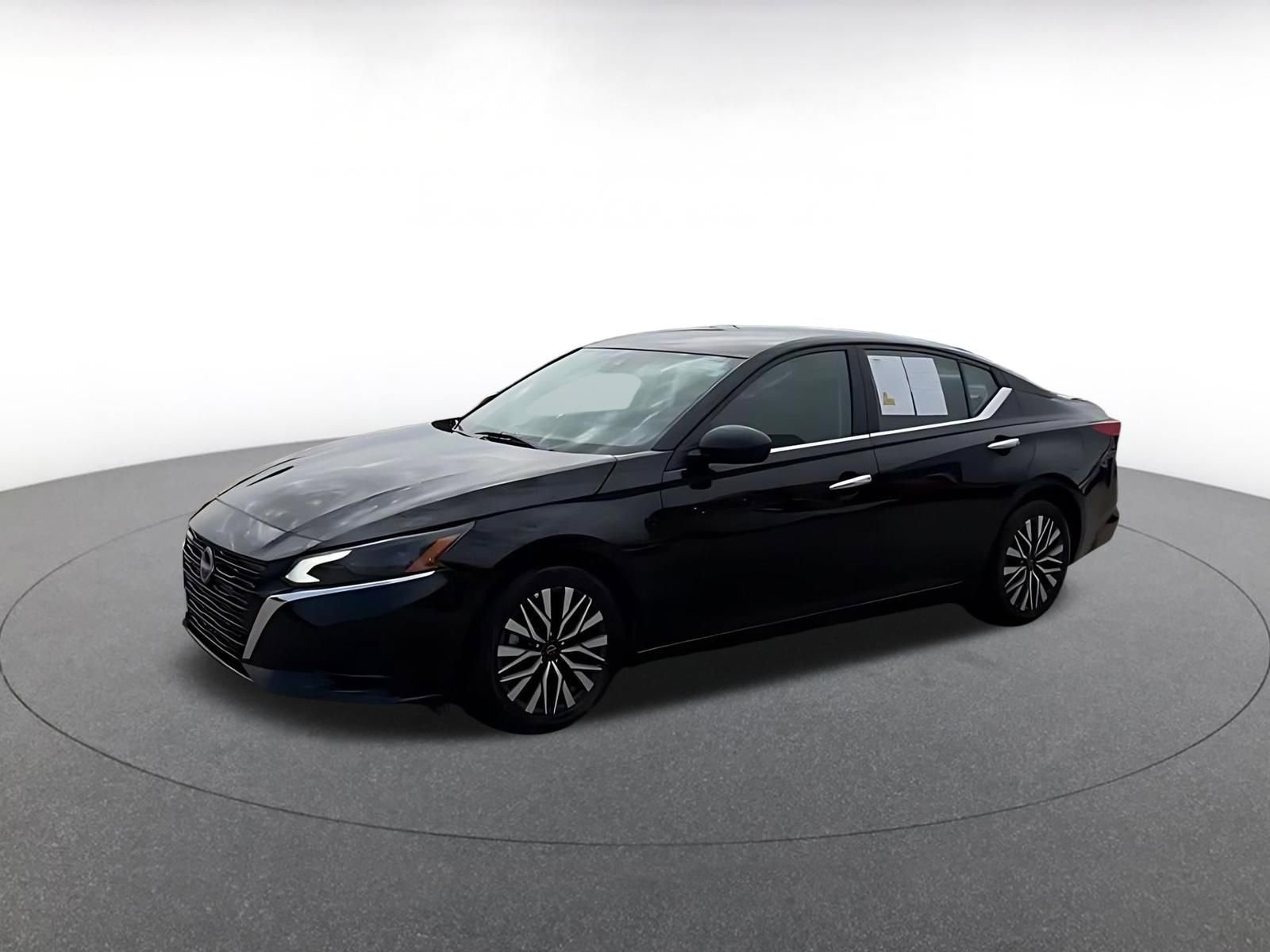 Thumbnail: 2025 Nissan Altima - 8