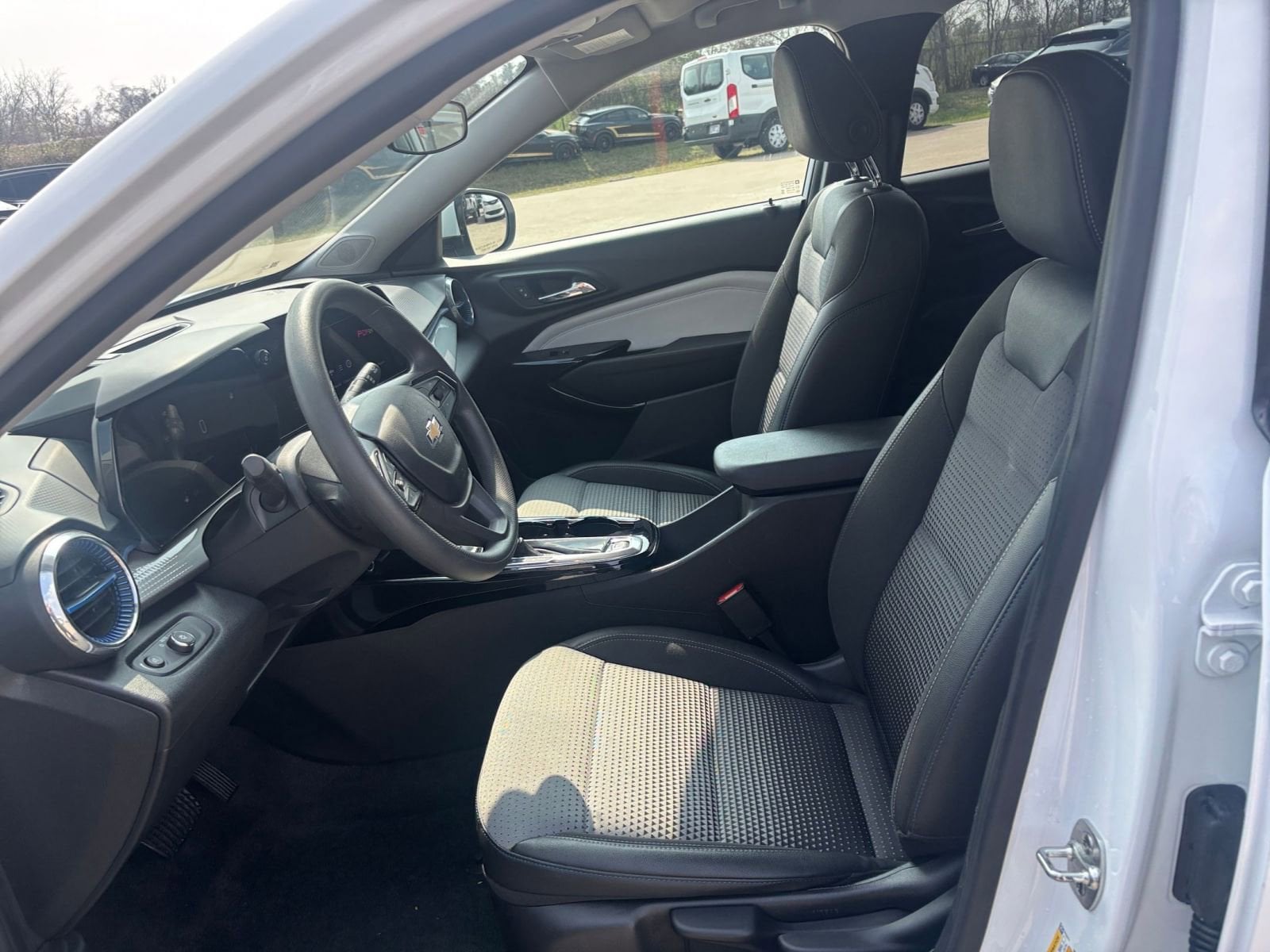 Thumbnail: 2025 Chevrolet Trax - 25