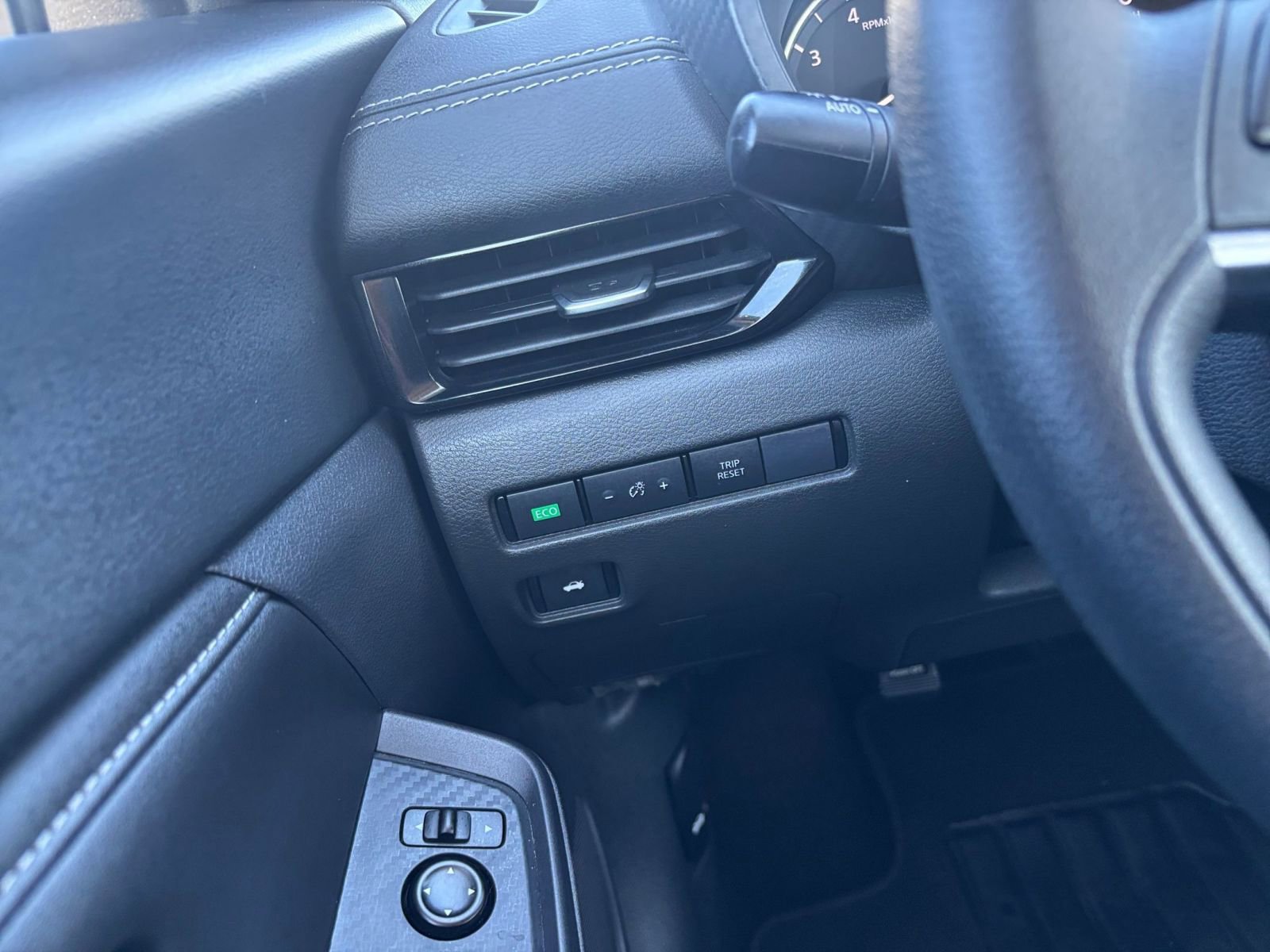 Thumbnail: 2025 Nissan Sentra - 32