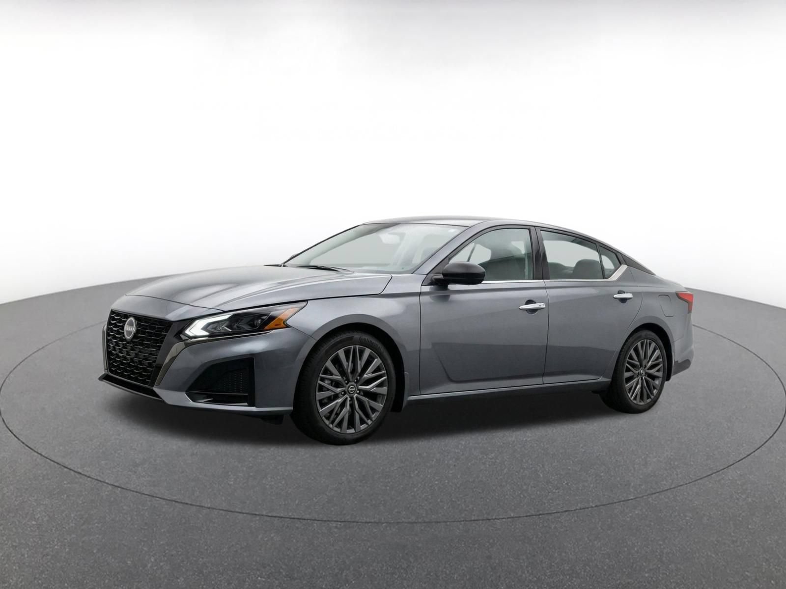 Thumbnail: 2025 Nissan Altima - 3