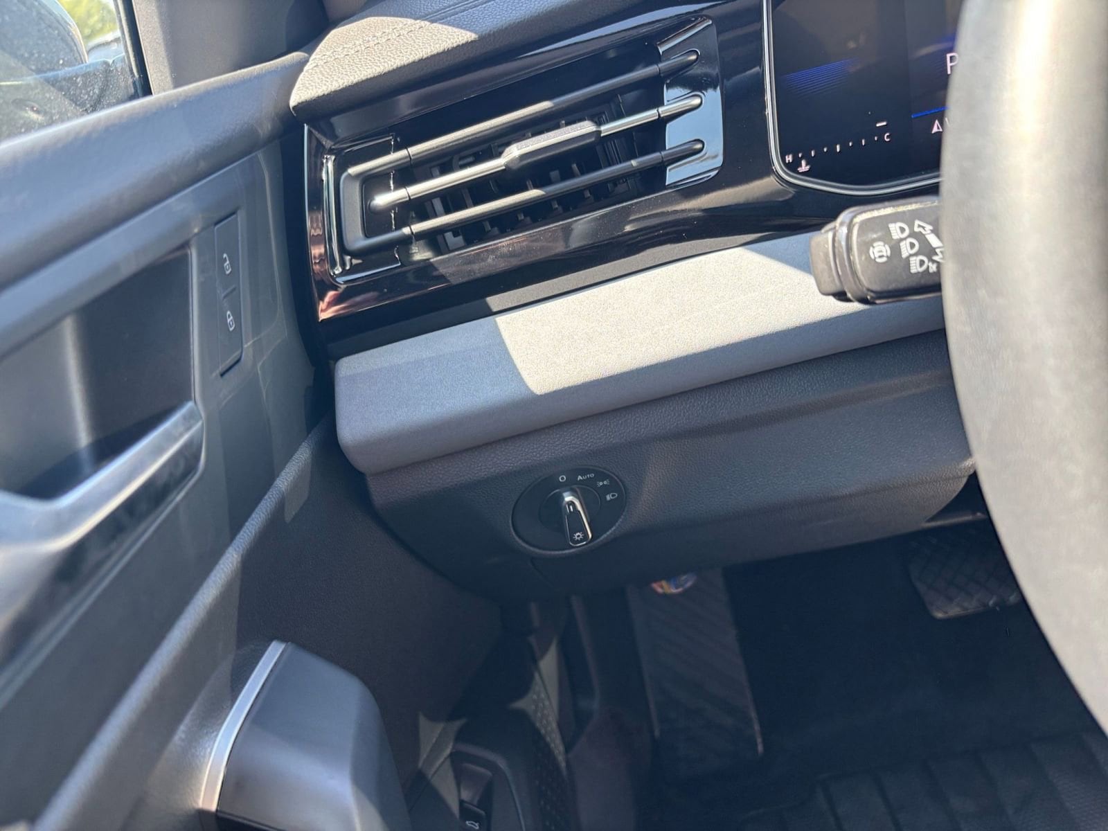 Thumbnail: 2025 Volkswagen Jetta - 33