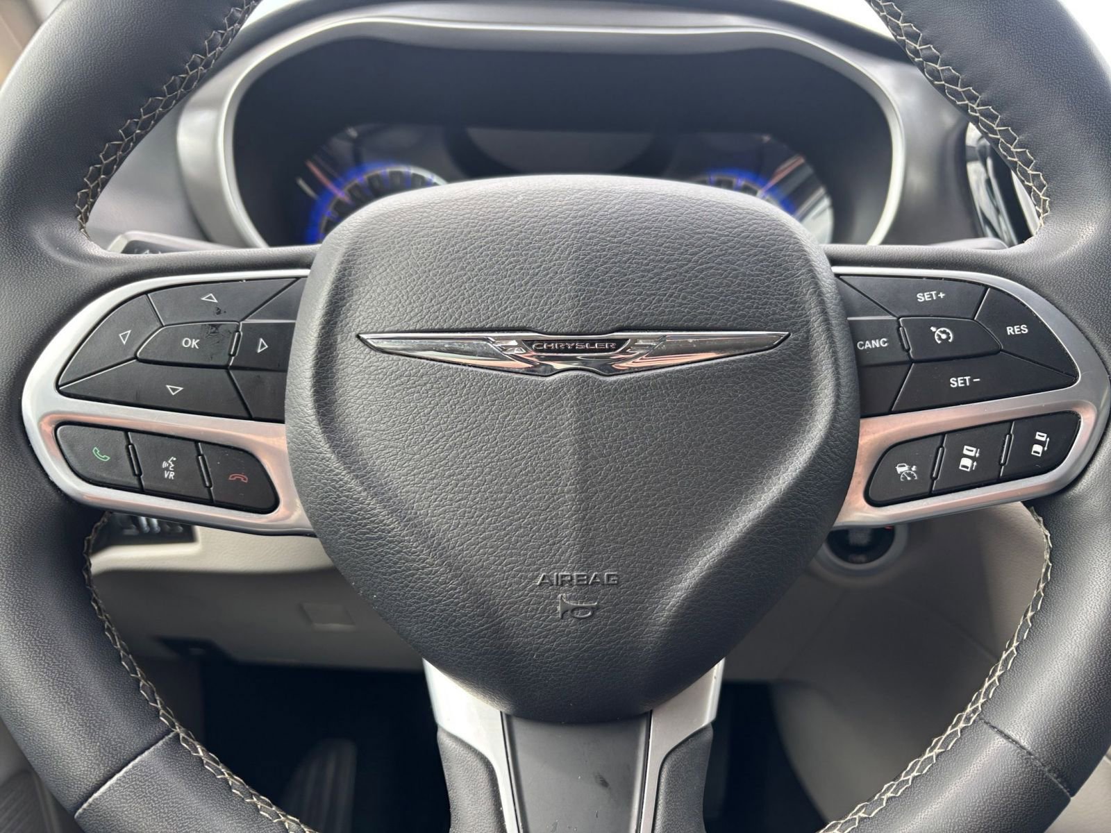 Thumbnail: 2023 Chrysler Pacifica - 30