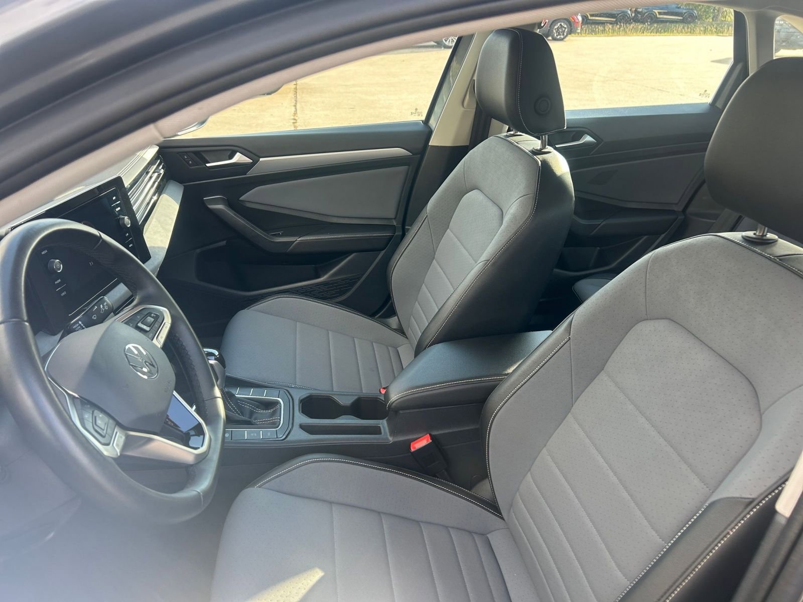 Thumbnail: 2025 Volkswagen Jetta - 34