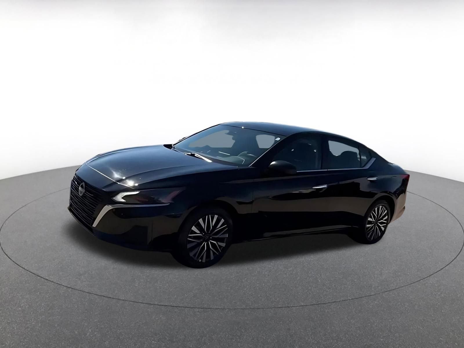 Thumbnail: 2025 Nissan Altima - 8