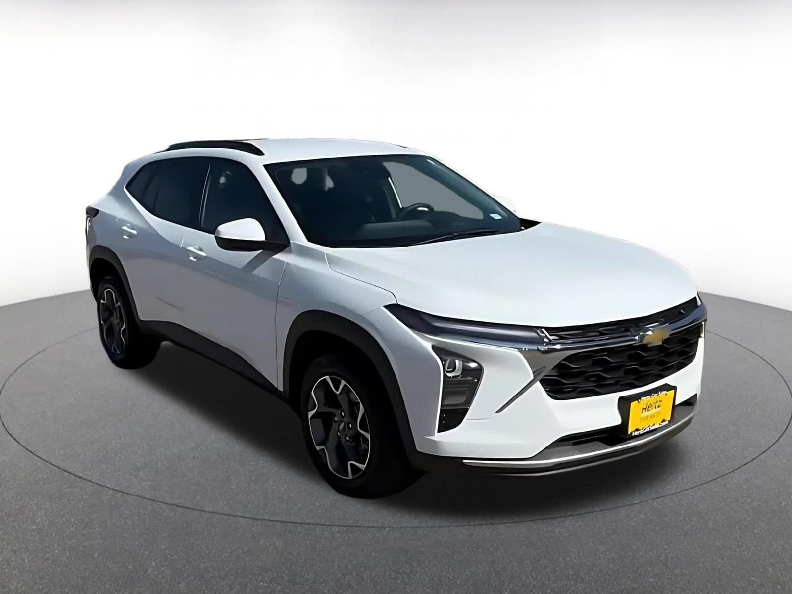 Thumbnail: 2025 Chevrolet Trax - 3