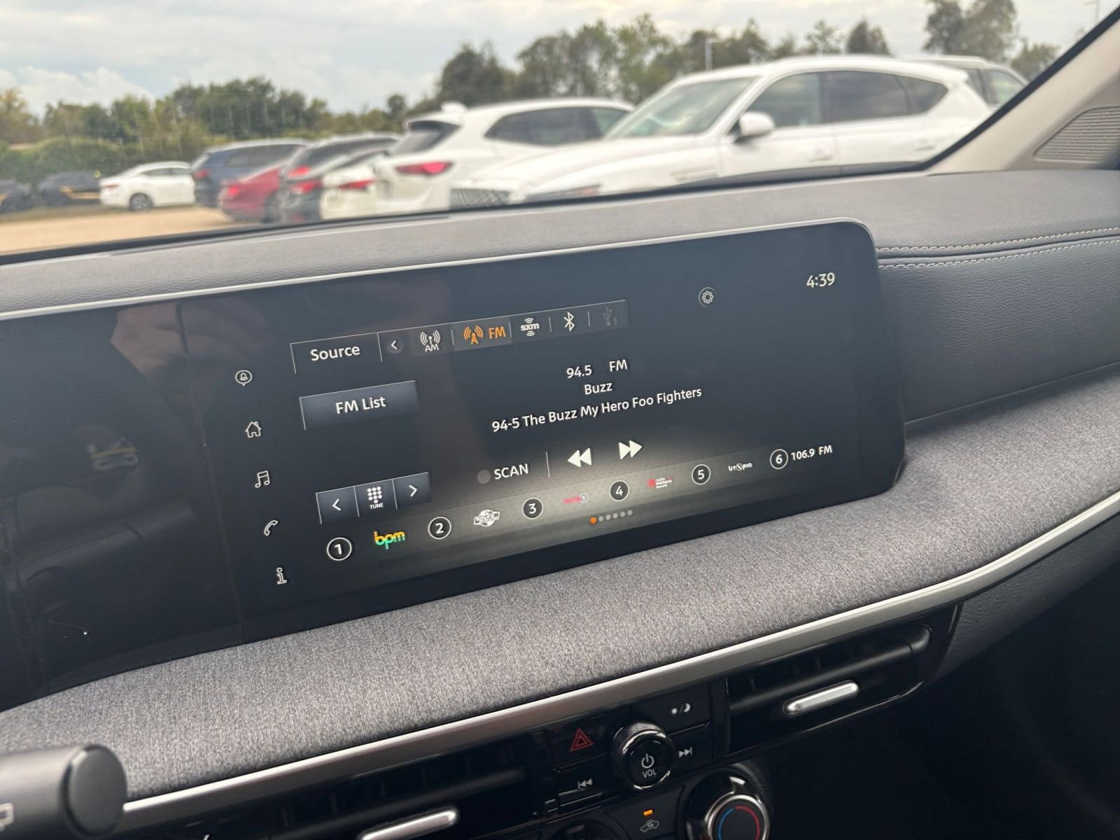 Thumbnail: 2025 Nissan Kicks - 21