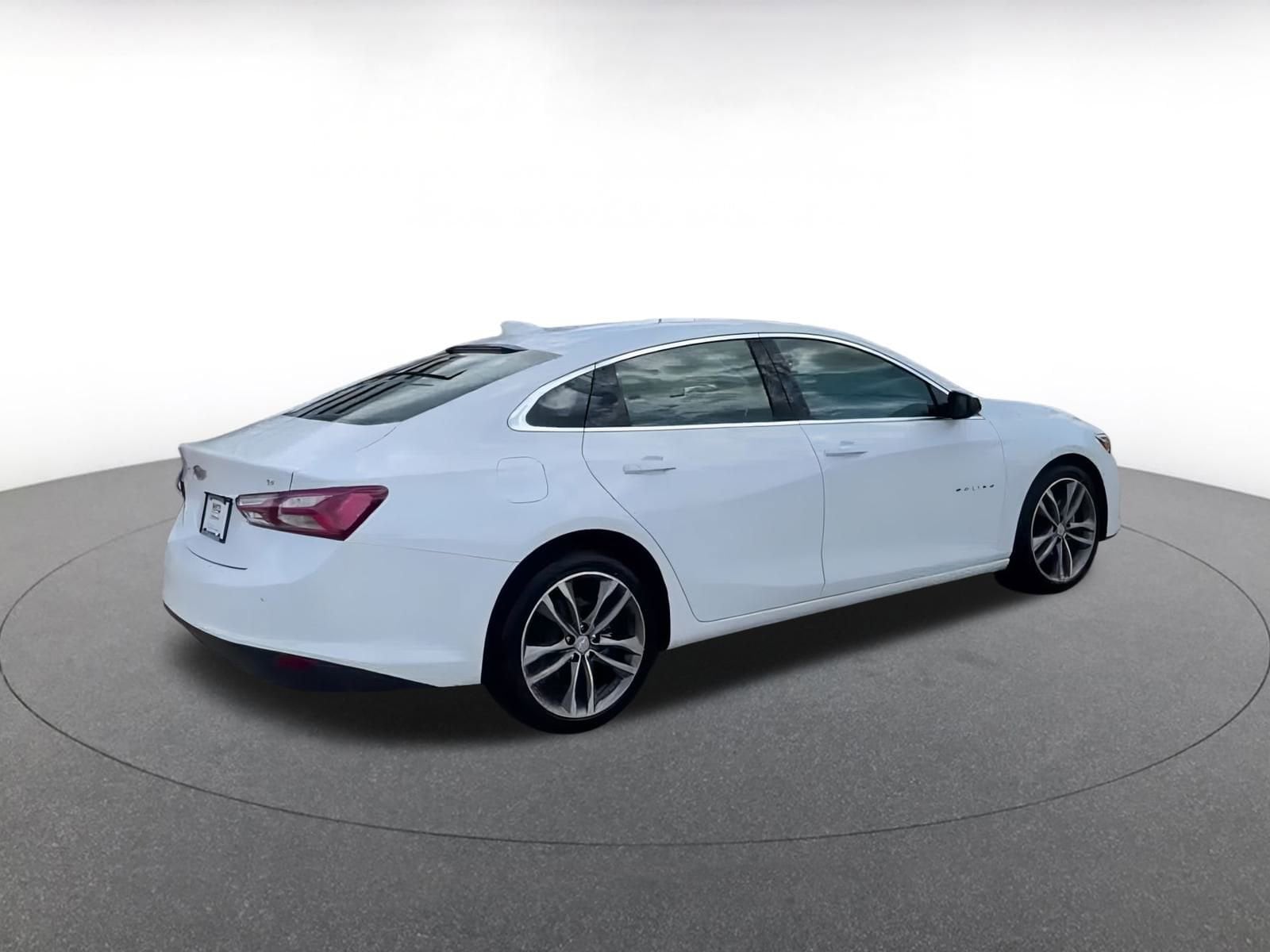 Thumbnail: 2024 Chevrolet Malibu - 15