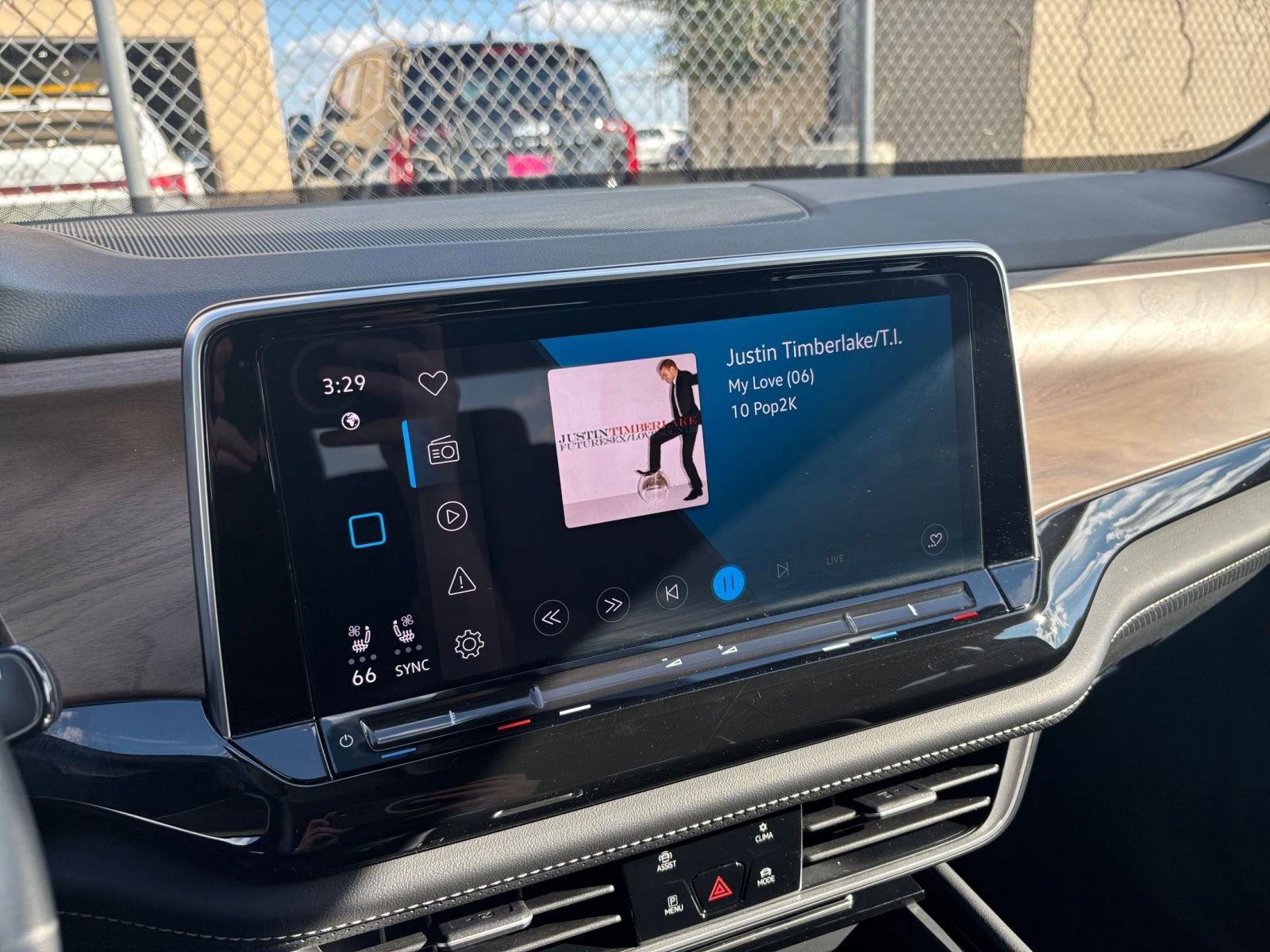 Thumbnail: 2025 Volkswagen Atlas - 22