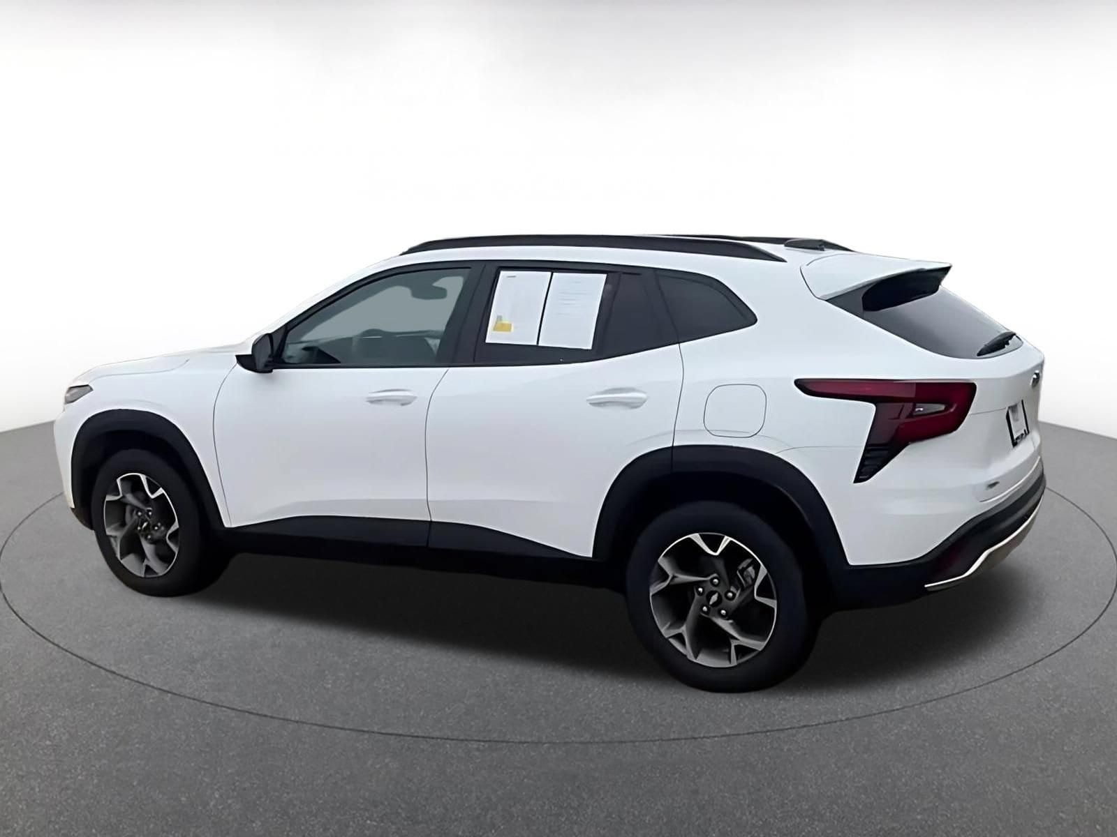 Thumbnail: 2025 Chevrolet Trax - 11
