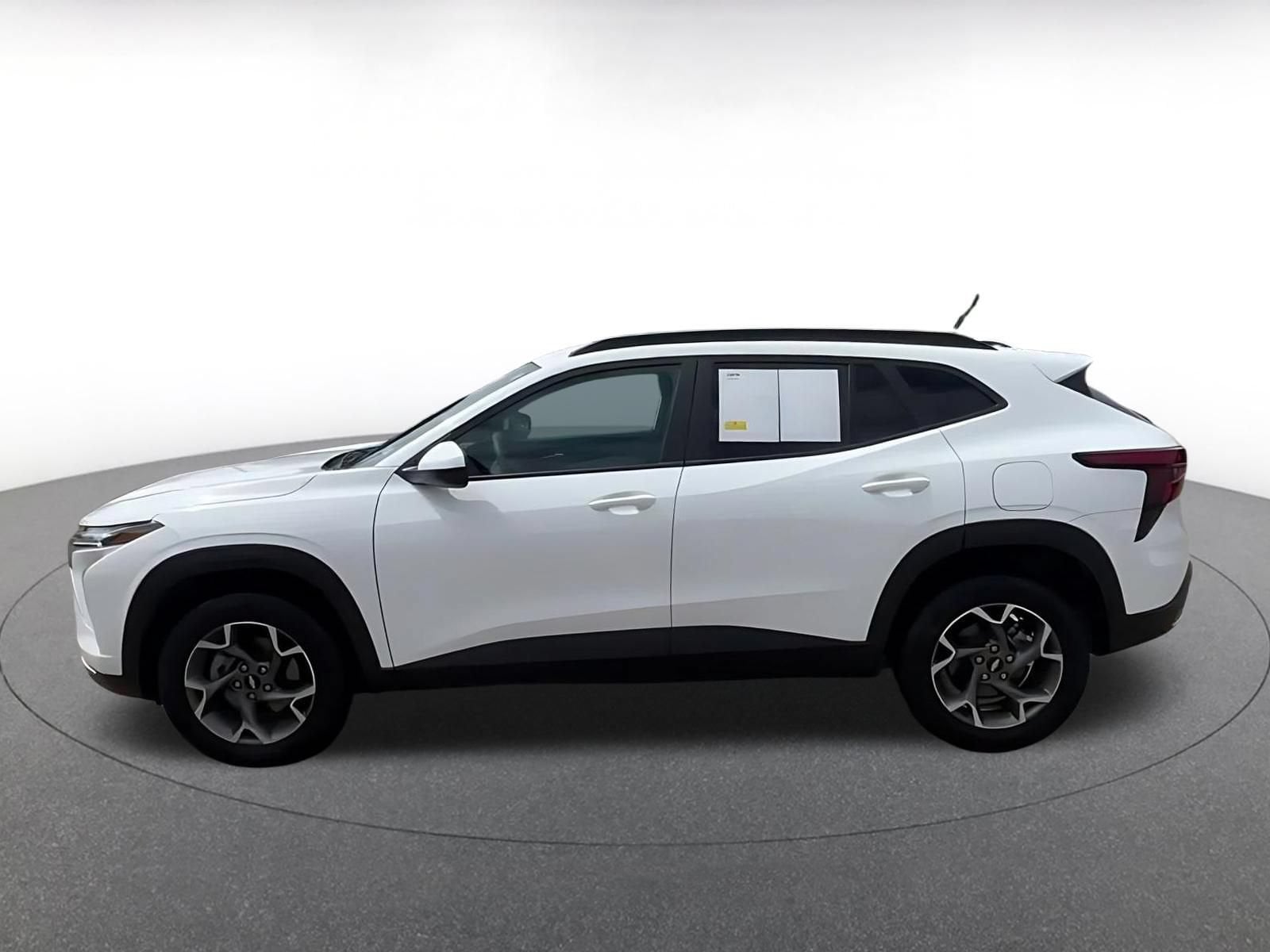 Thumbnail: 2025 Chevrolet Trax - 10