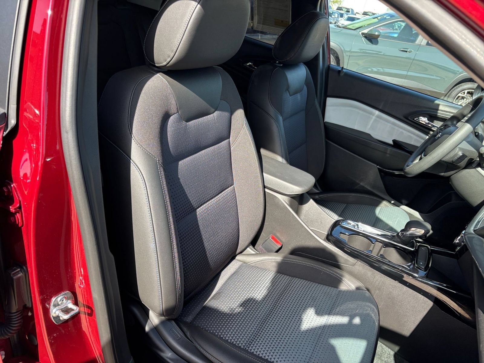 Thumbnail: 2025 Chevrolet Trax - 34