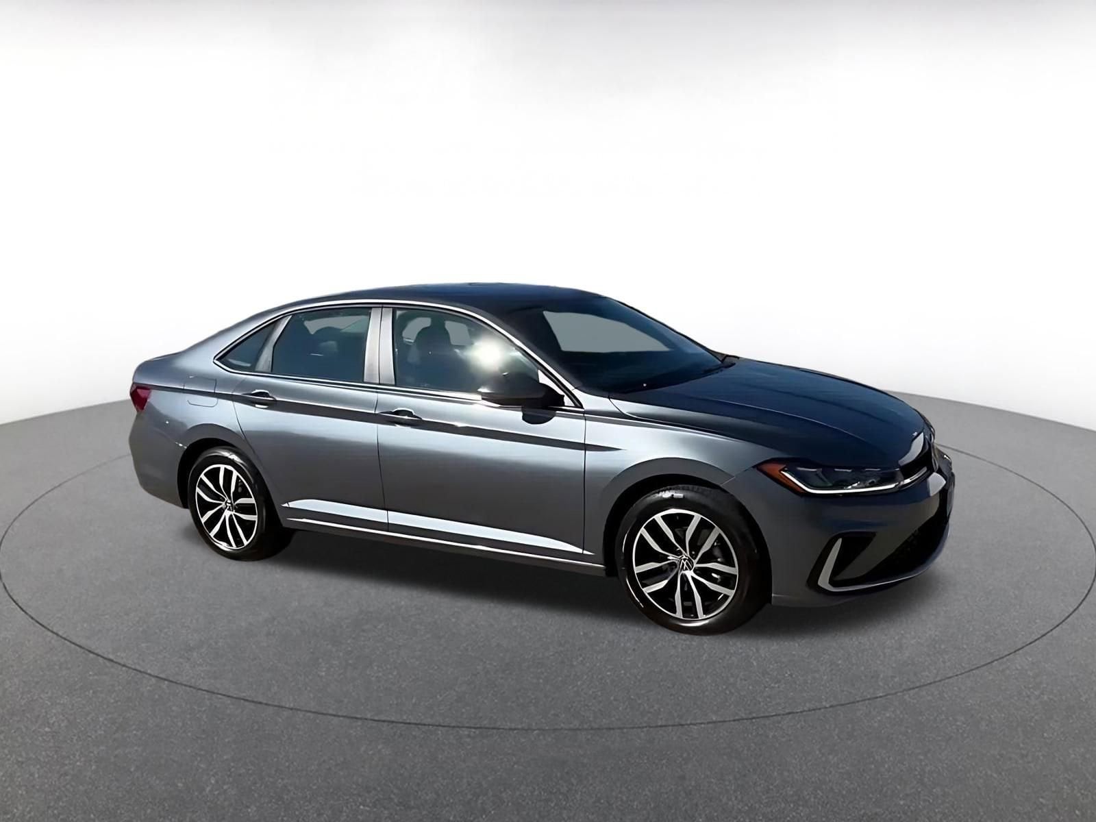 Thumbnail: 2025 Volkswagen Jetta - 2