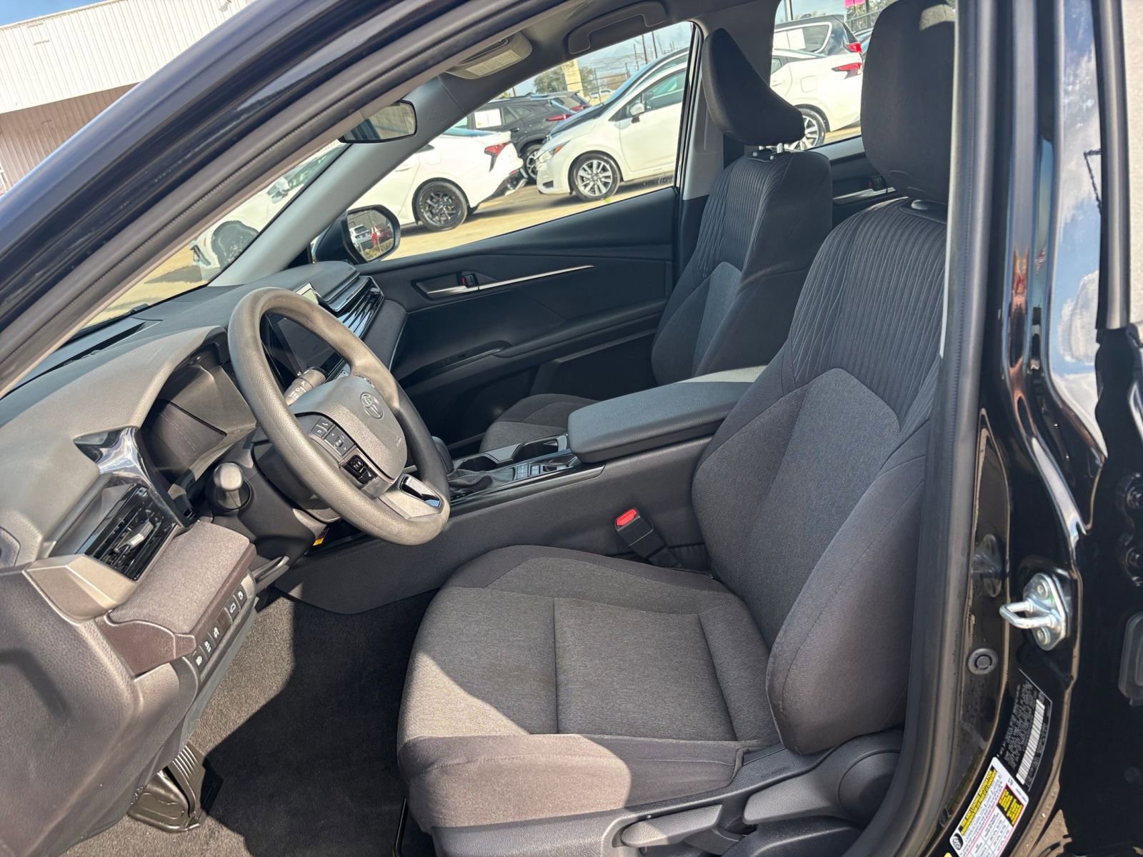 Thumbnail: 2025 Toyota Camry - 25