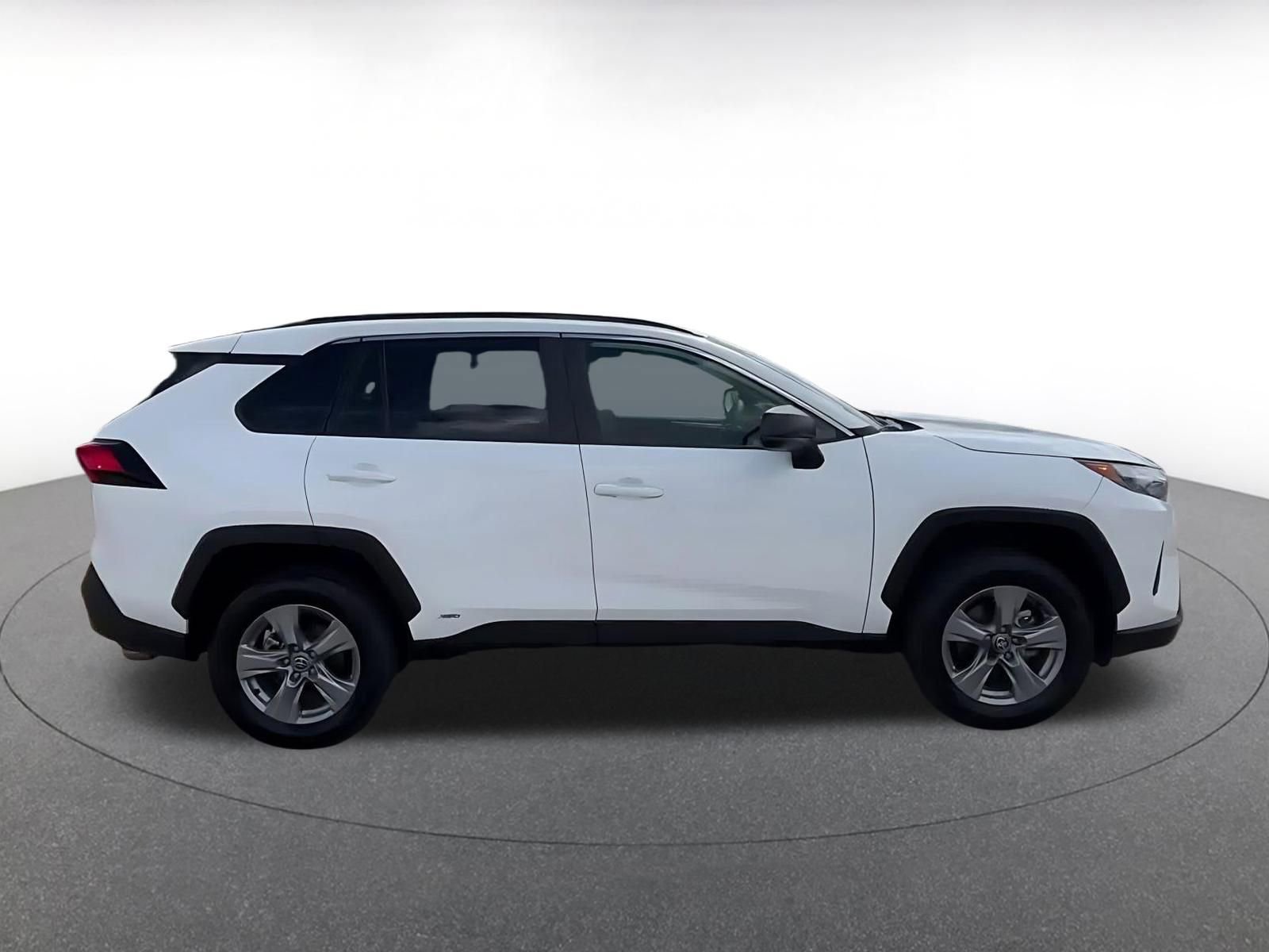 Thumbnail: 2025 Toyota RAV4 - 16