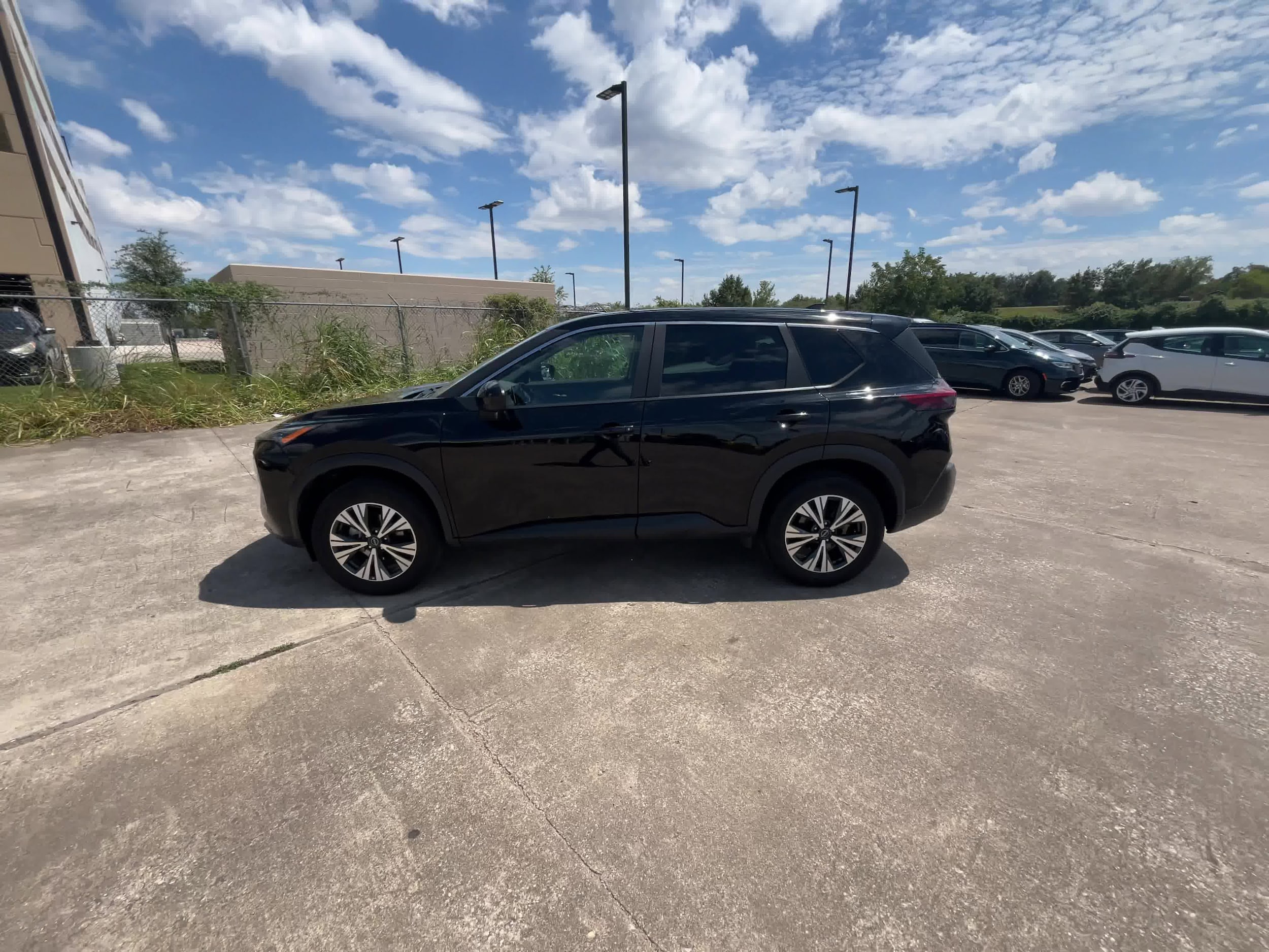 2023 Nissan Rogue SV 10