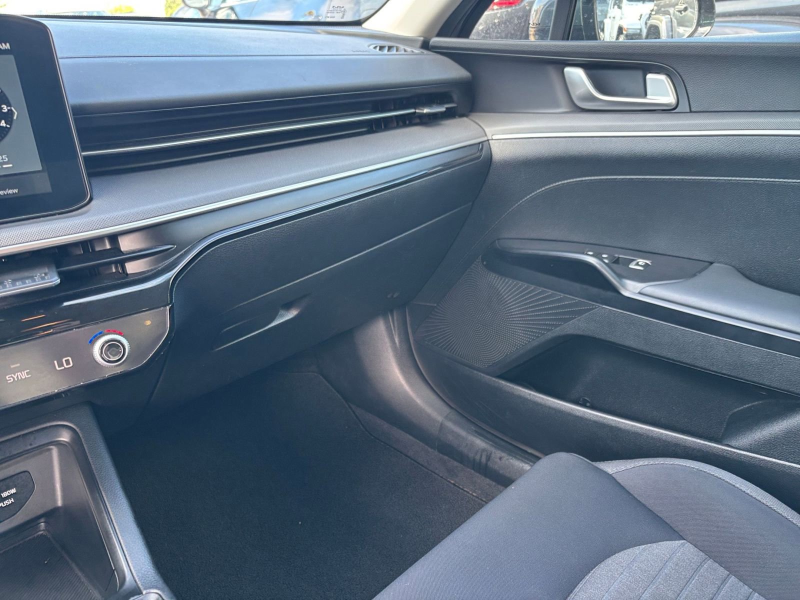 Thumbnail: 2025 Kia K5 - 33