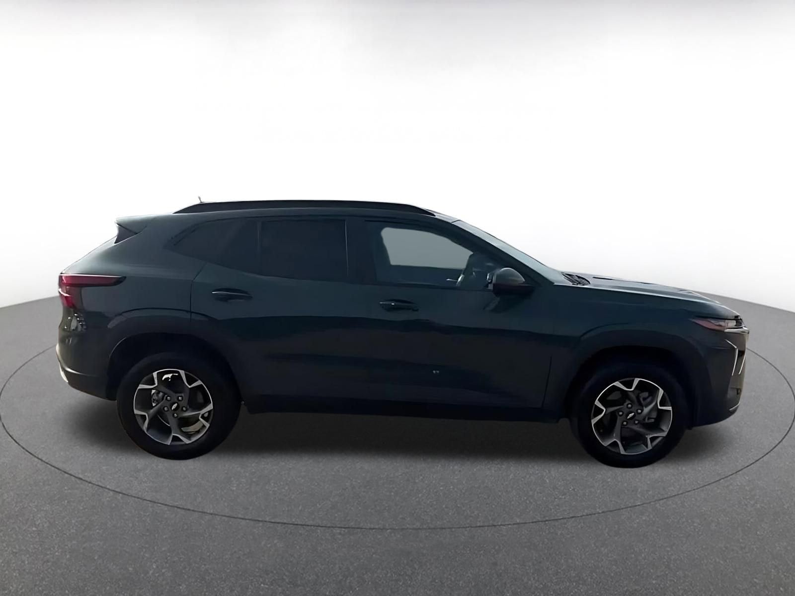 Thumbnail: 2025 Chevrolet Trax - 15
