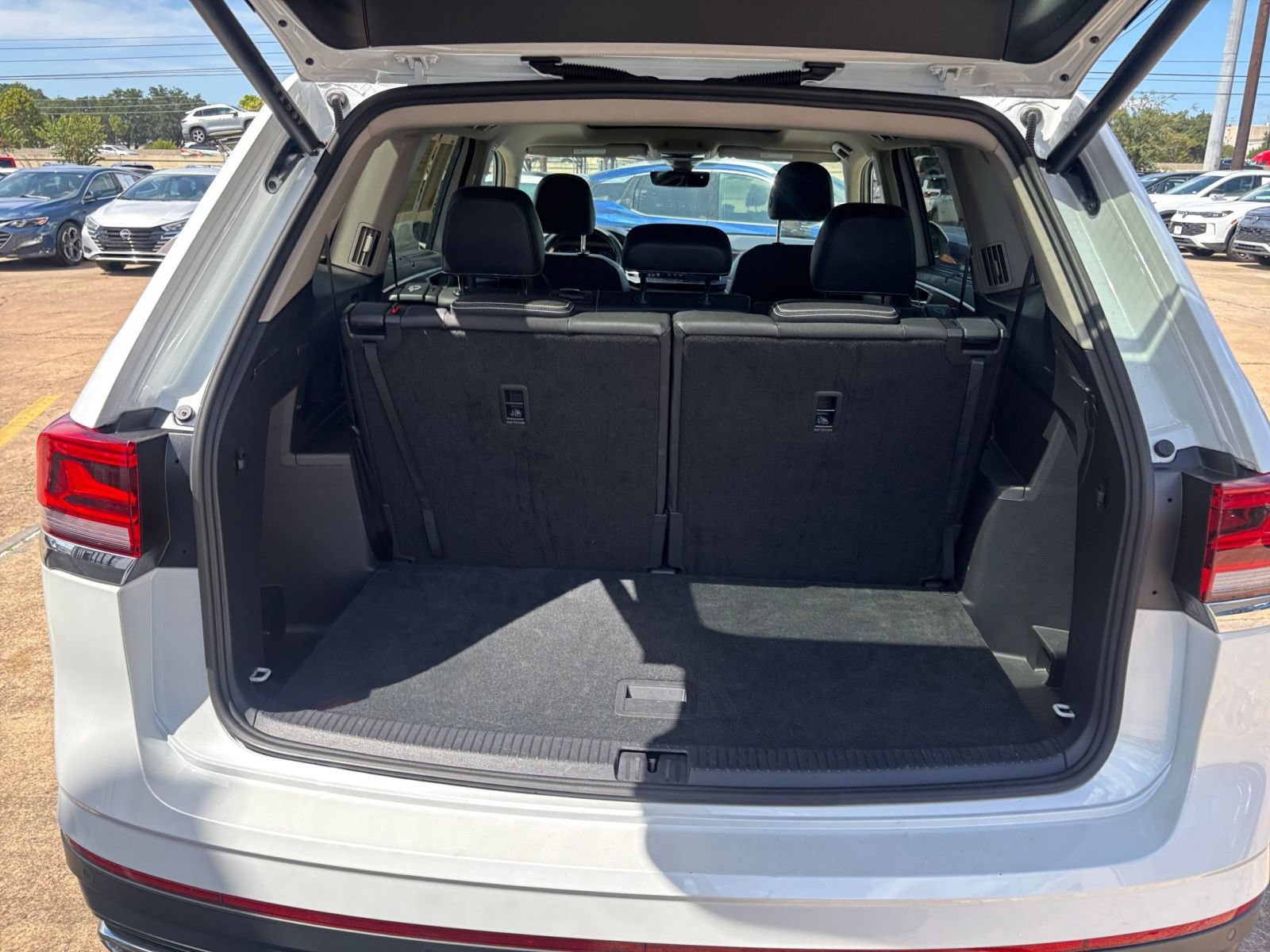 Thumbnail: 2026 Volkswagen Atlas - 30