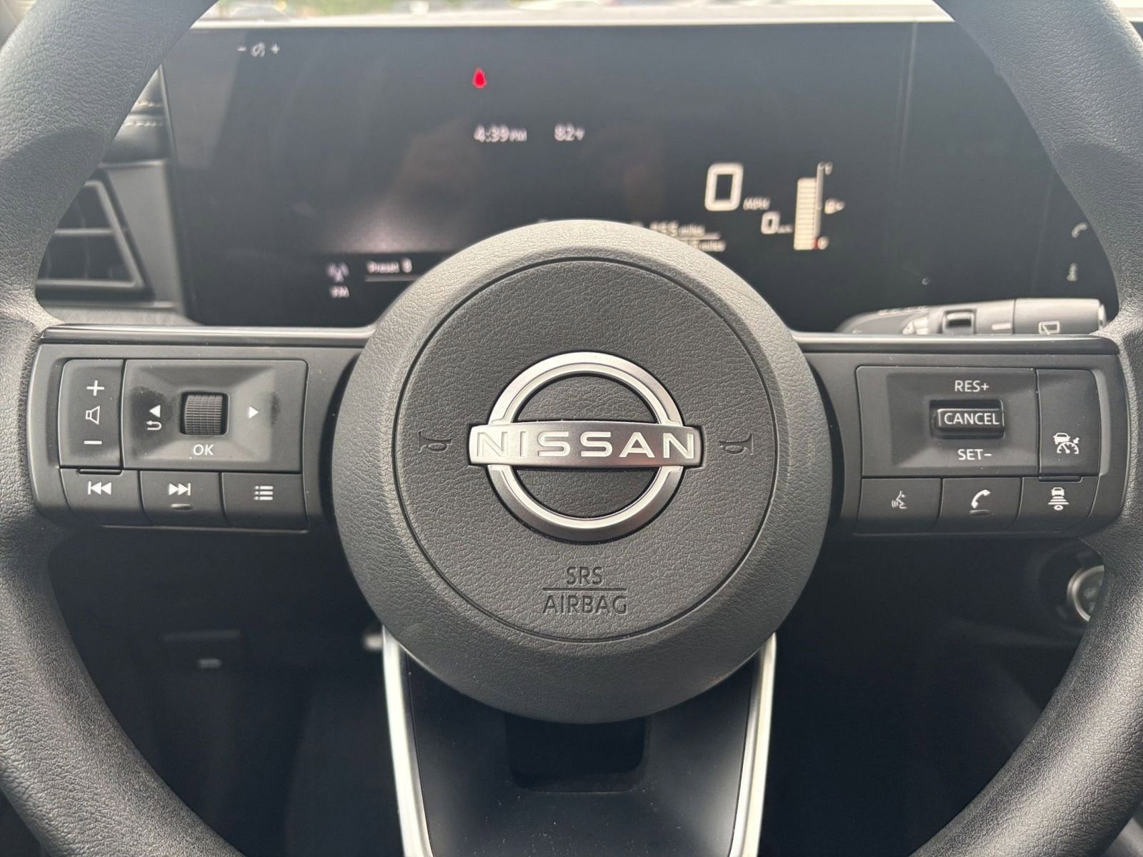 Thumbnail: 2025 Nissan Kicks - 25