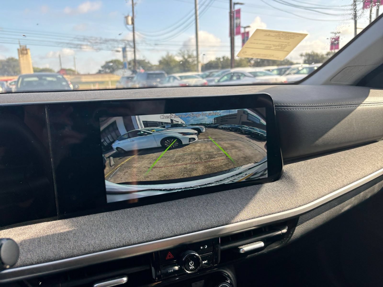 Thumbnail: 2026 Nissan Kicks - 21