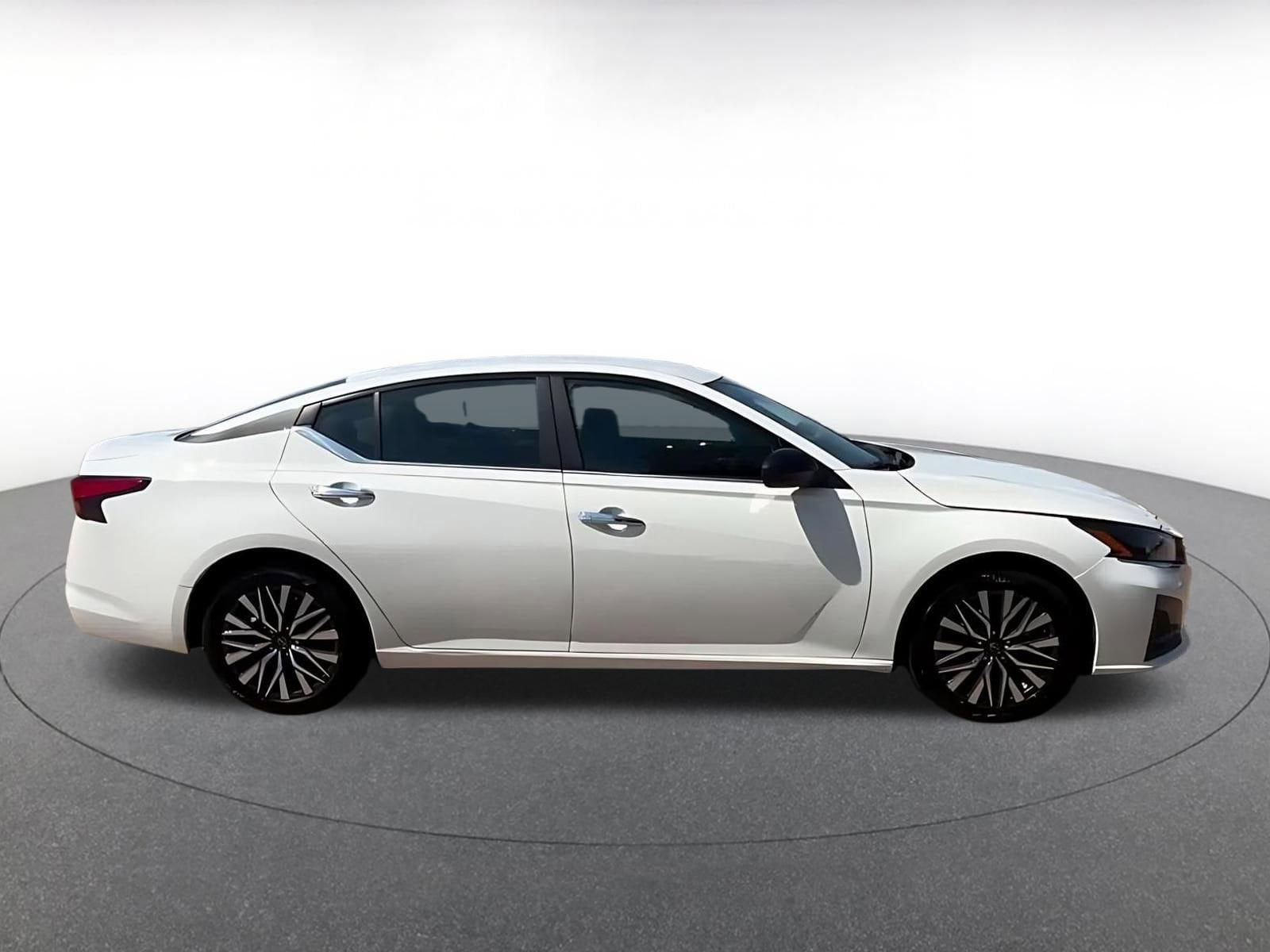 Thumbnail: 2025 Nissan Altima - 15