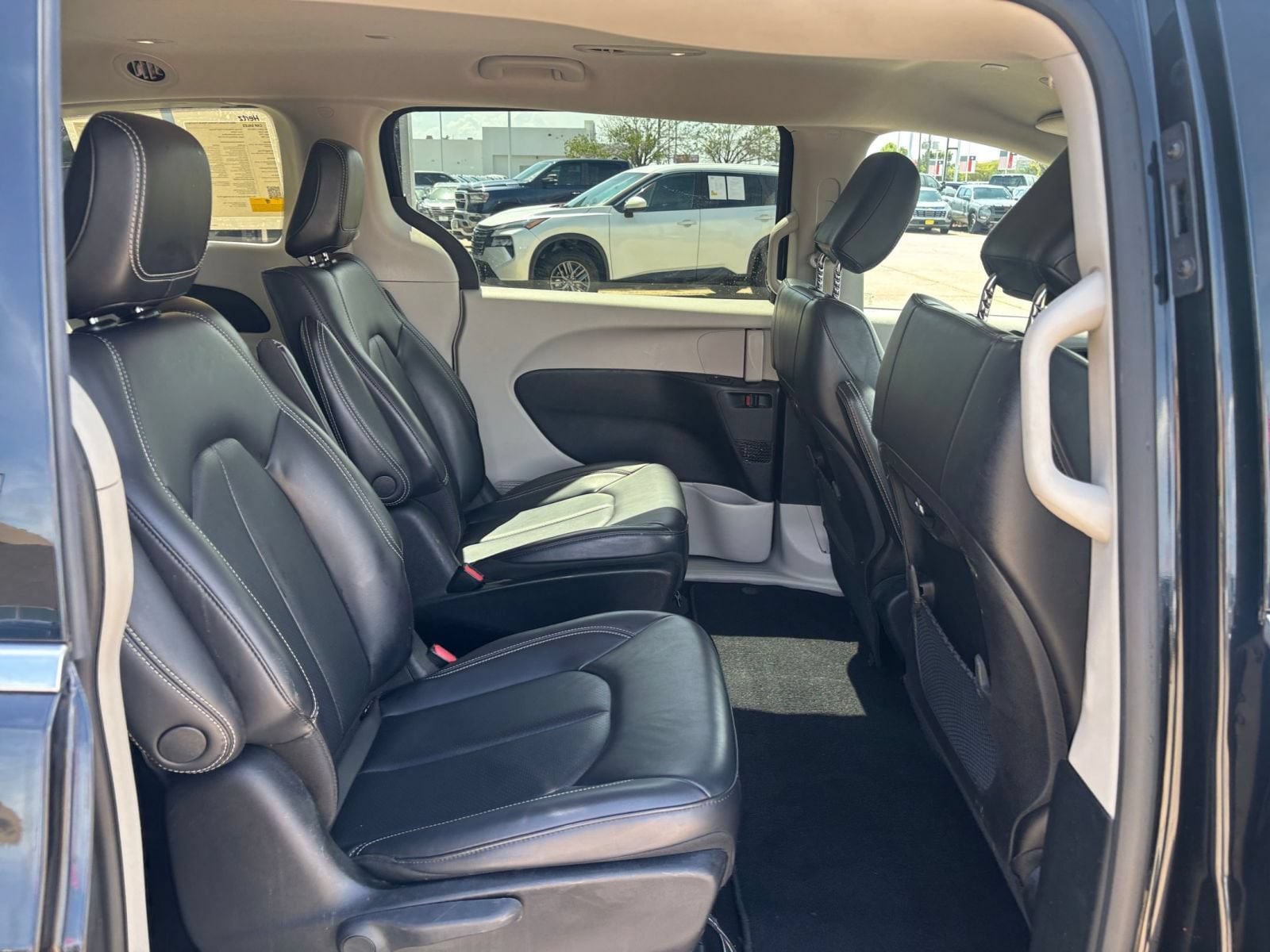 Thumbnail: 2023 Chrysler Pacifica - 28