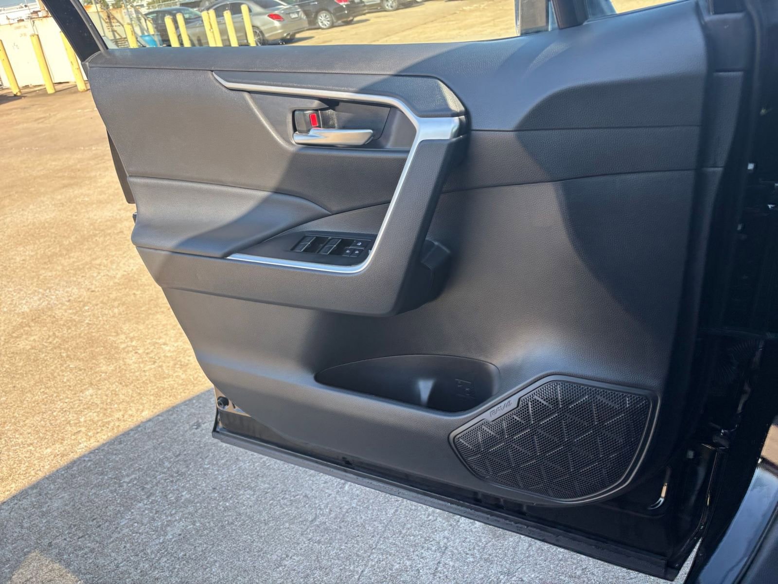 Thumbnail: 2025 Toyota RAV4 - 20