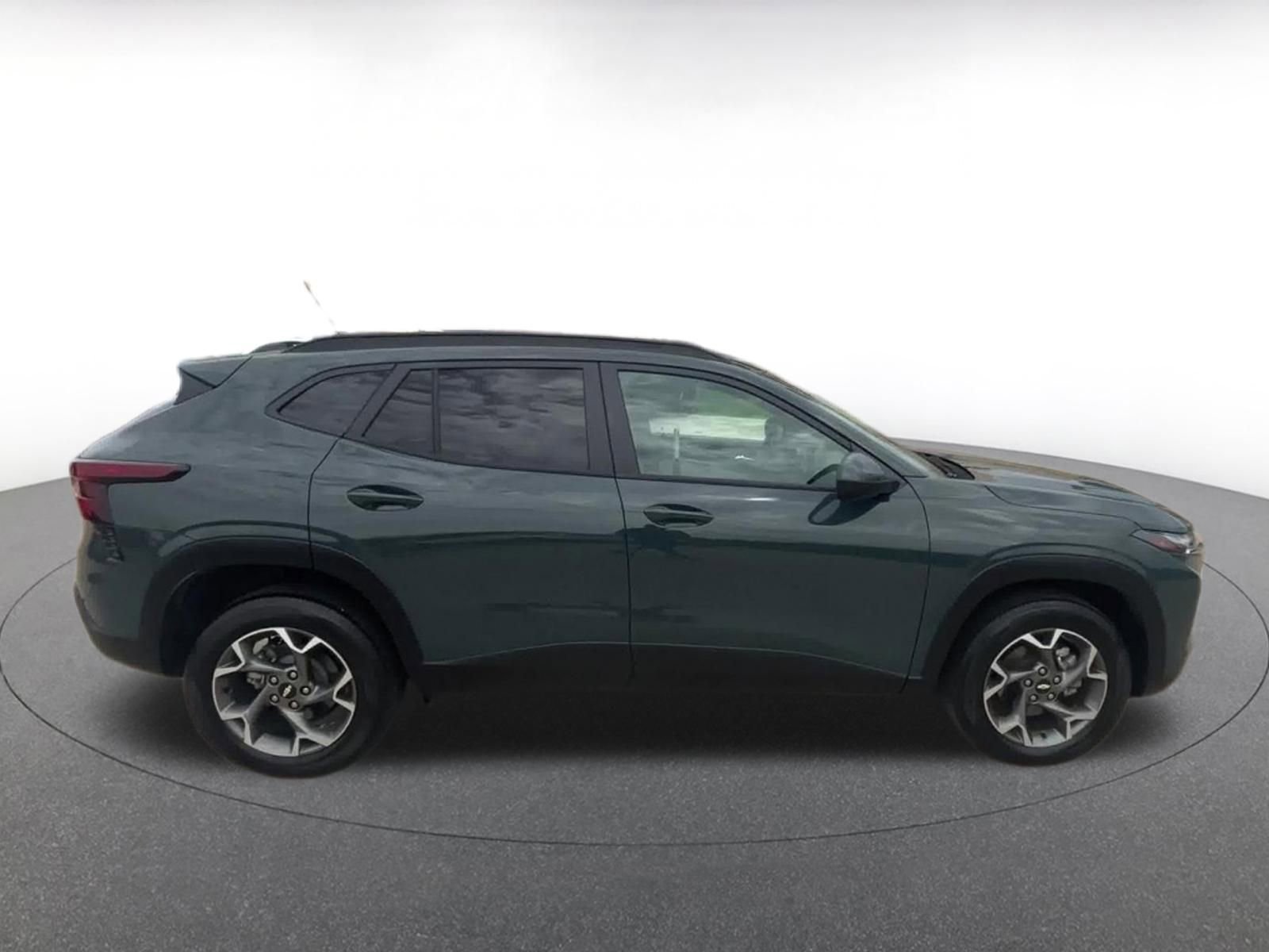 Thumbnail: 2025 Chevrolet Trax - 16