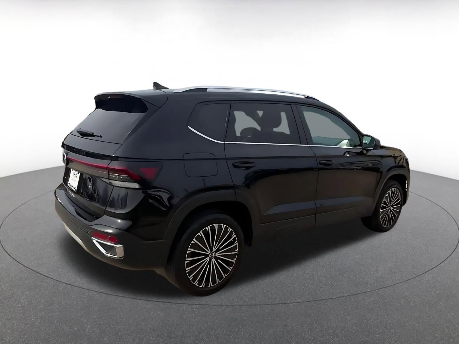 Thumbnail: 2025 Volkswagen Taos - 15