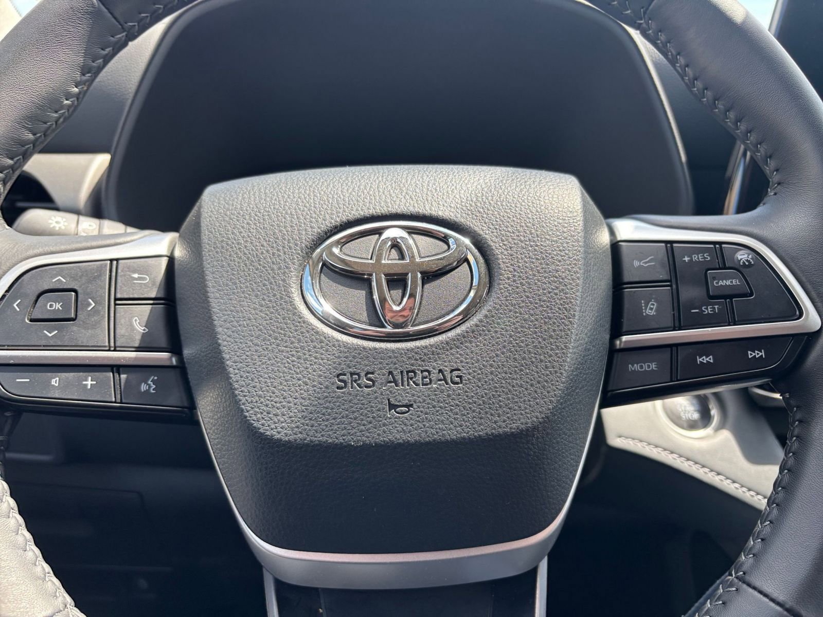 Thumbnail: 2025 Toyota Highlander - 29