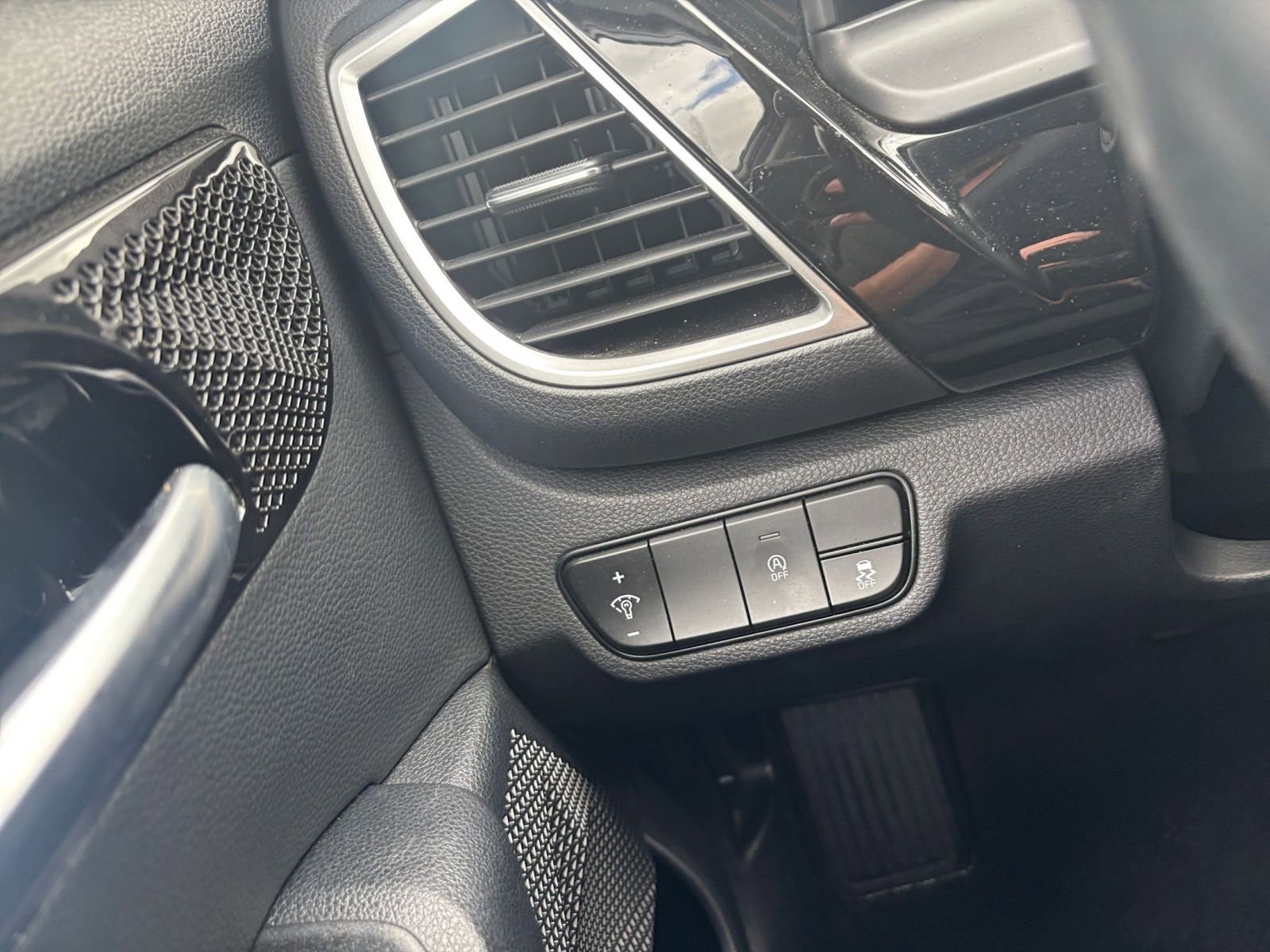 Thumbnail: 2025 Kia Seltos - 35