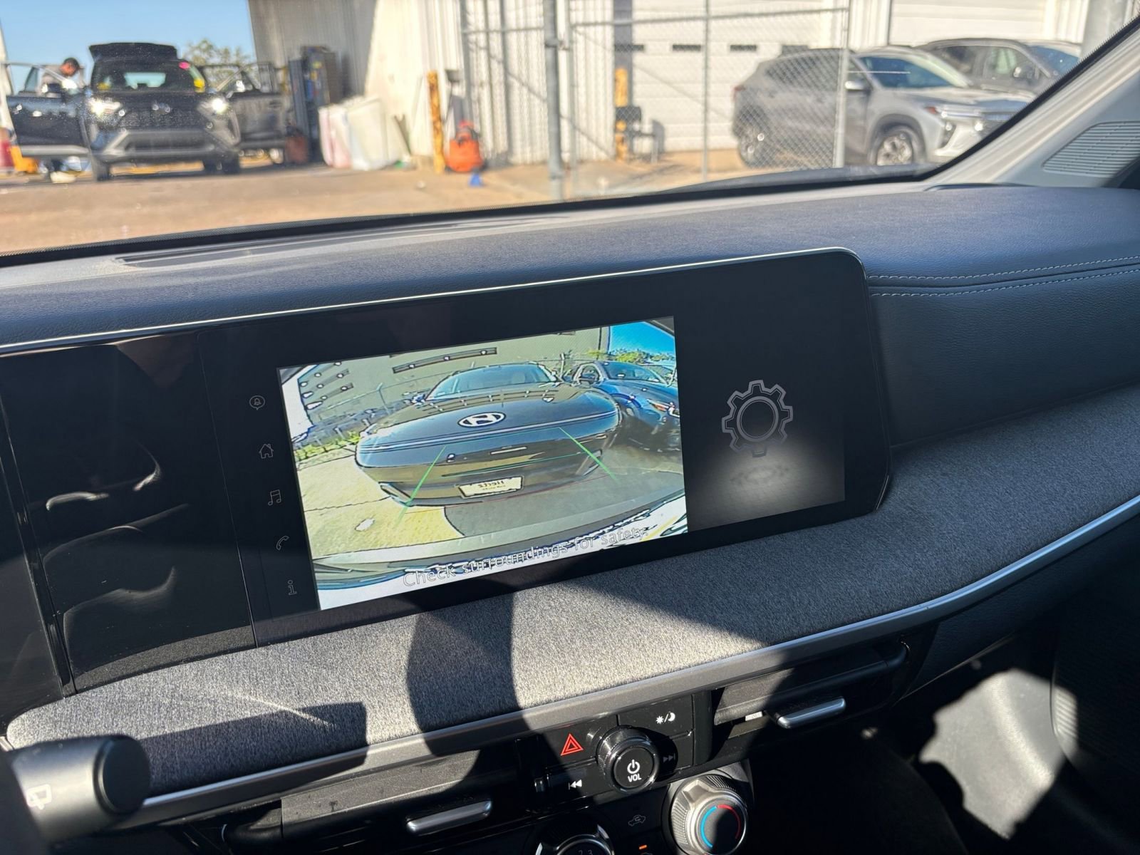 Thumbnail: 2025 Nissan Kicks - 17