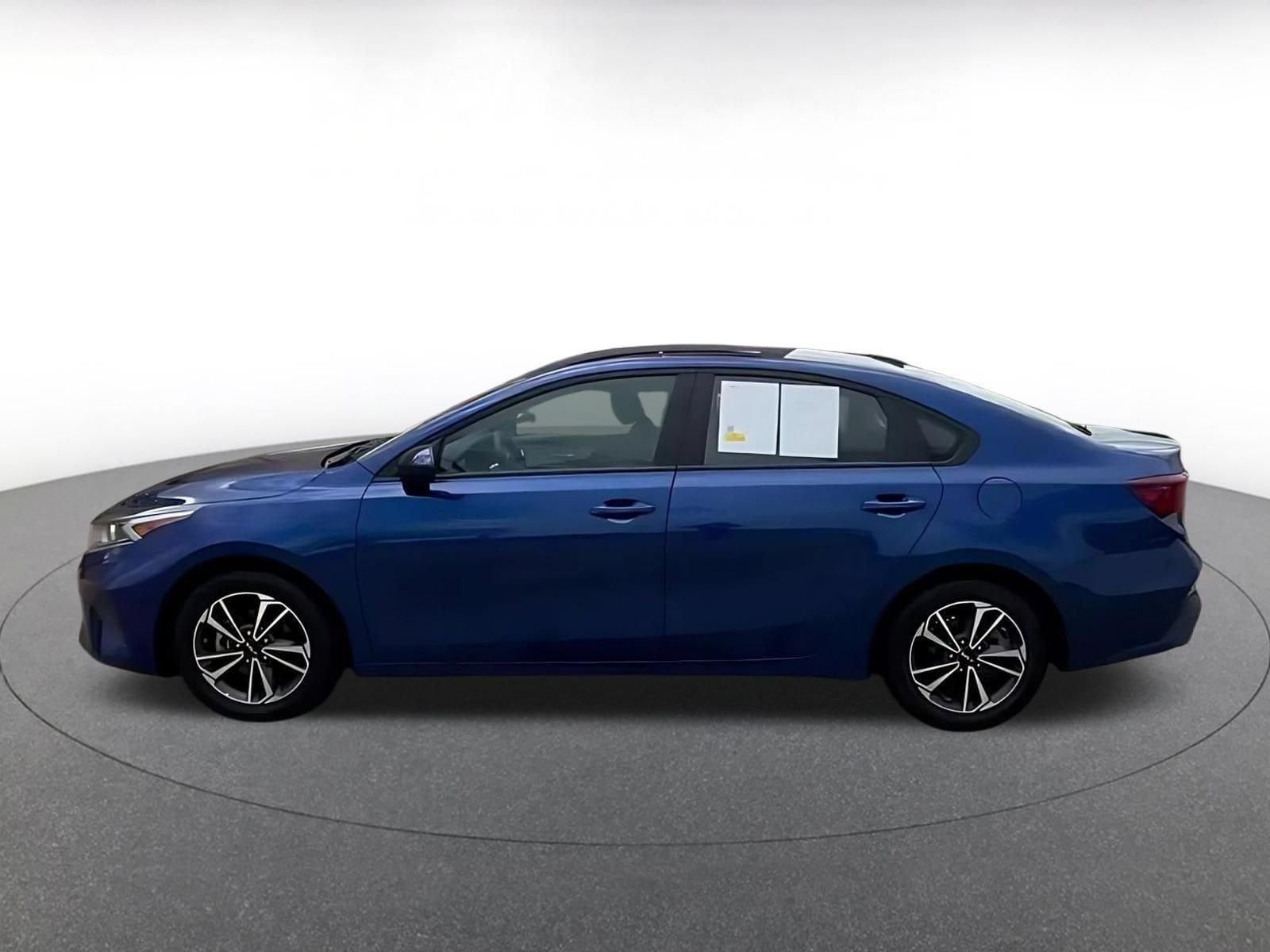Thumbnail: 2024 Kia Forte - 10