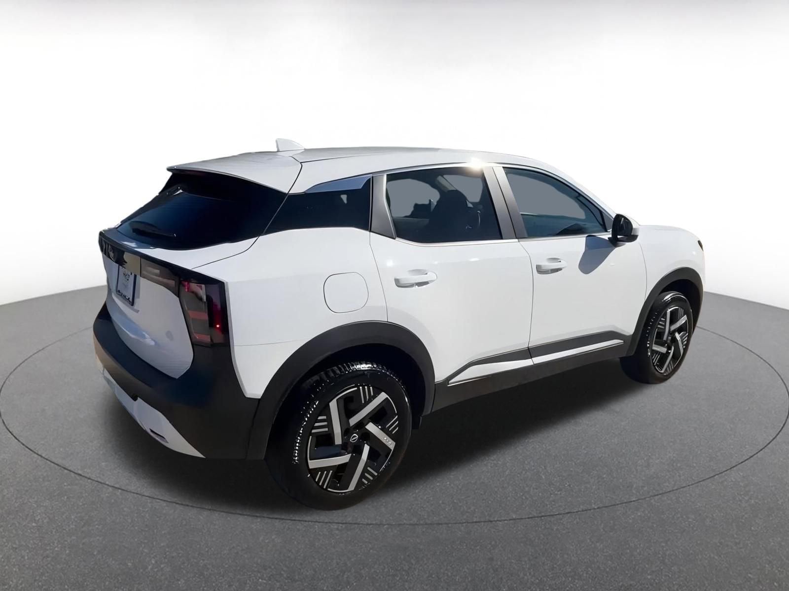 Thumbnail: 2025 Nissan Kicks - 15